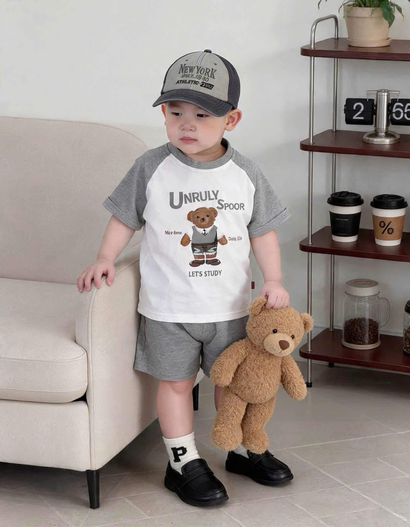 T305 - SET 2 BỘ ĐÙI BÉ TRAI PHỐI TRẮNG GẤU UNRULY nâu xám