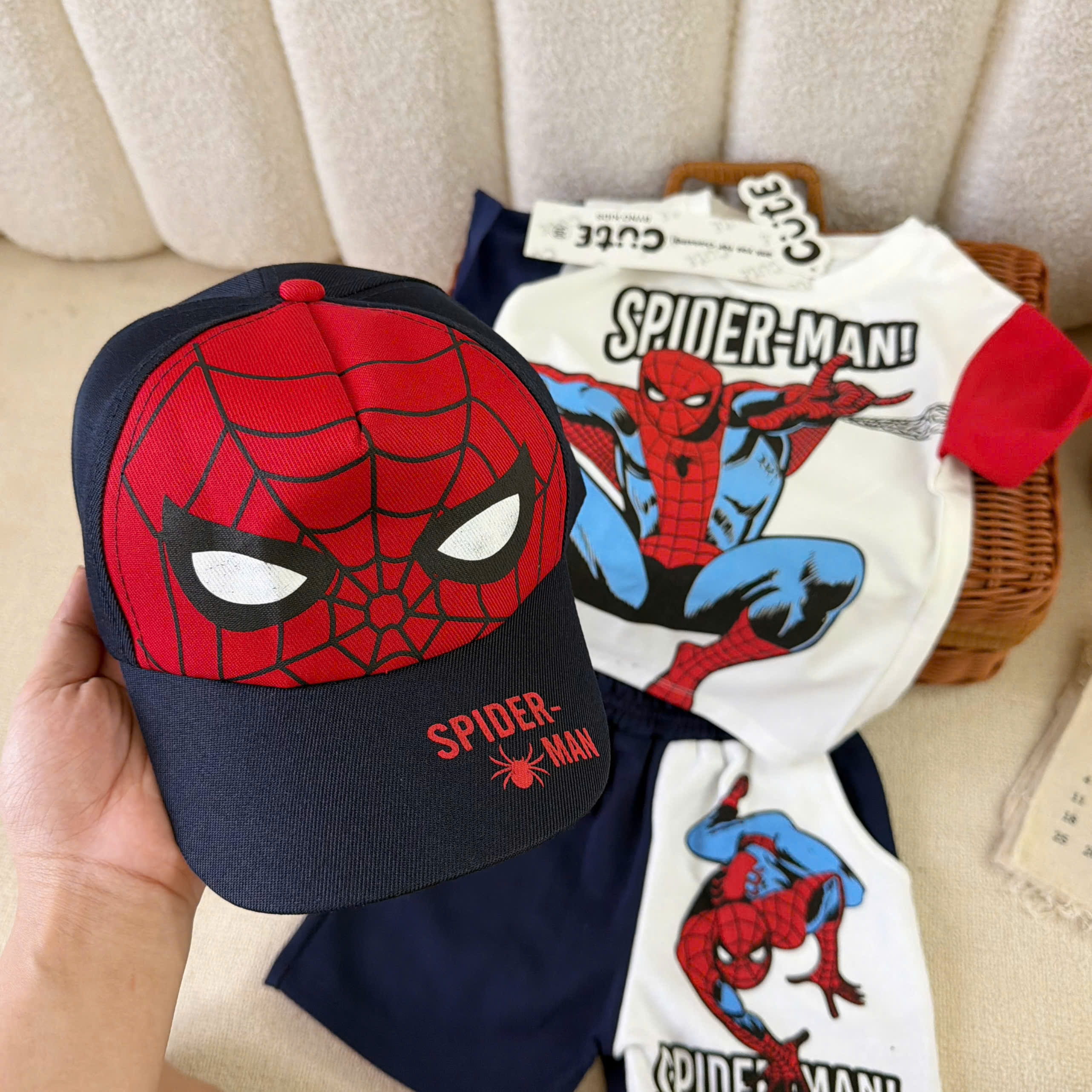 T307 - BỘ ĐÙI BÉ TRAI SPIDERMAN TRẮNG PHỐI TAY ĐỎ THAN KÈM MŨ