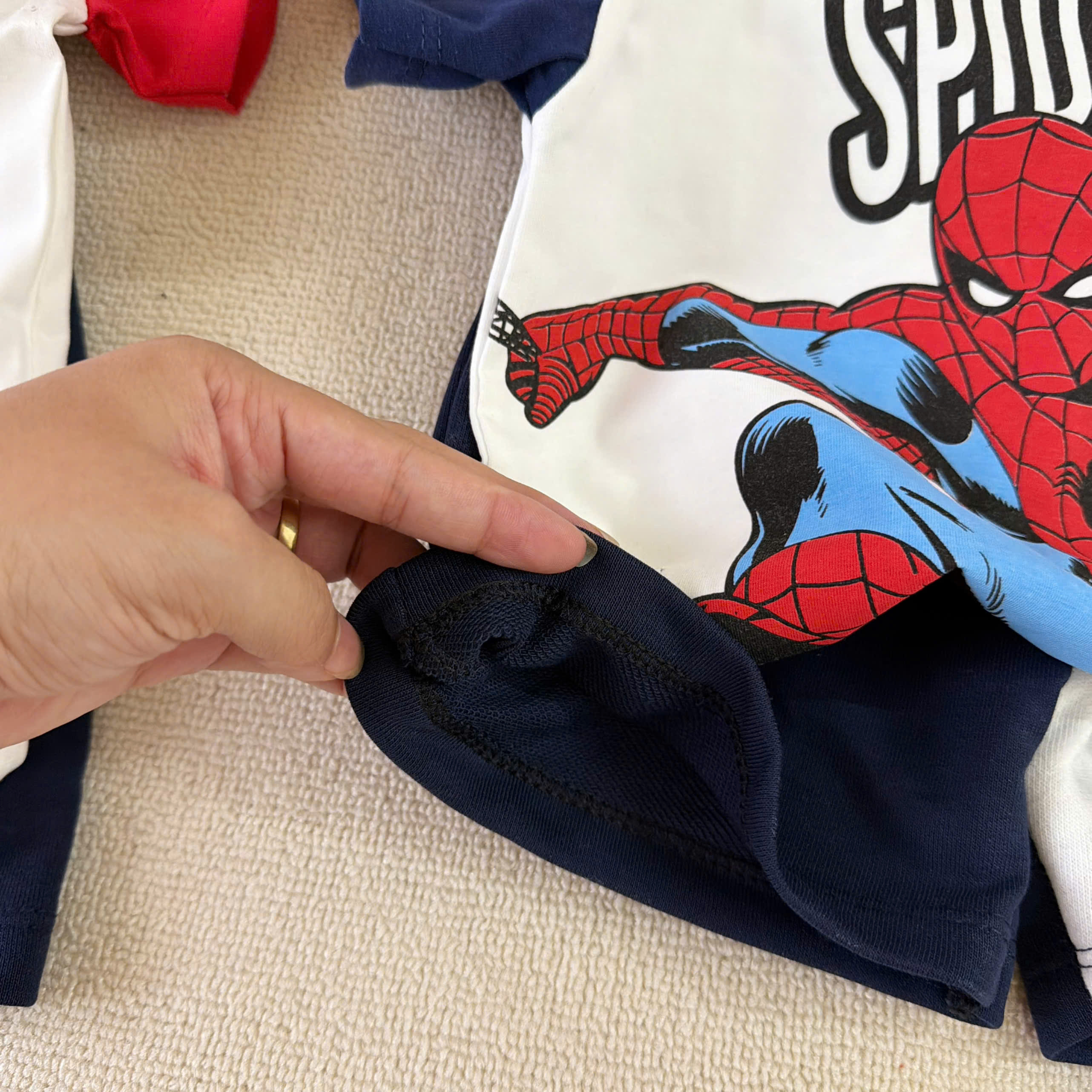T307 - BỘ ĐÙI BÉ TRAI SPIDERMAN TRẮNG PHỐI TAY ĐỎ THAN KÈM MŨ
