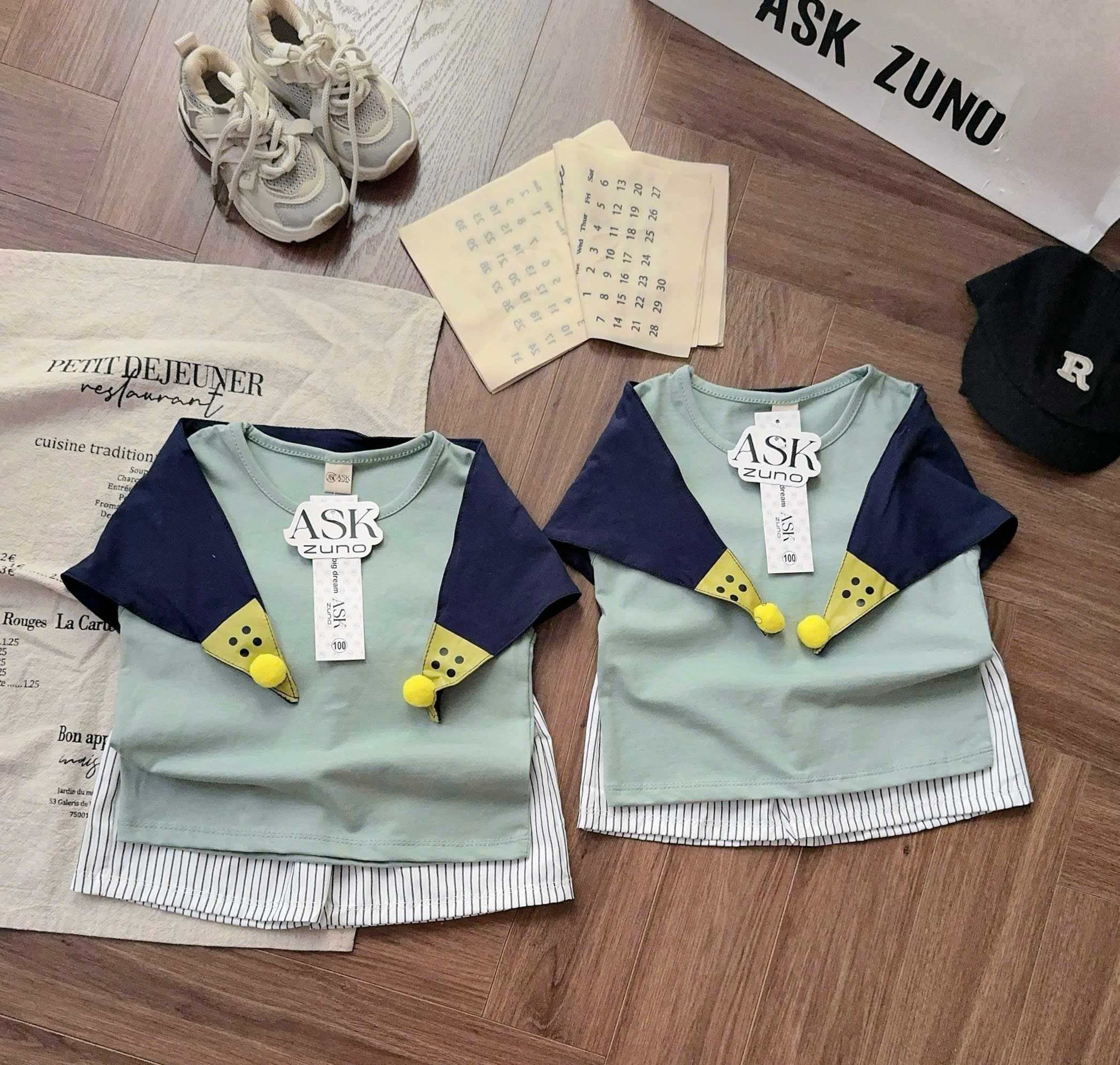T324 - BỘ ĐÙI BÉ TRAI ÁO XANH QUẦN SỌC KÈM KHĂN