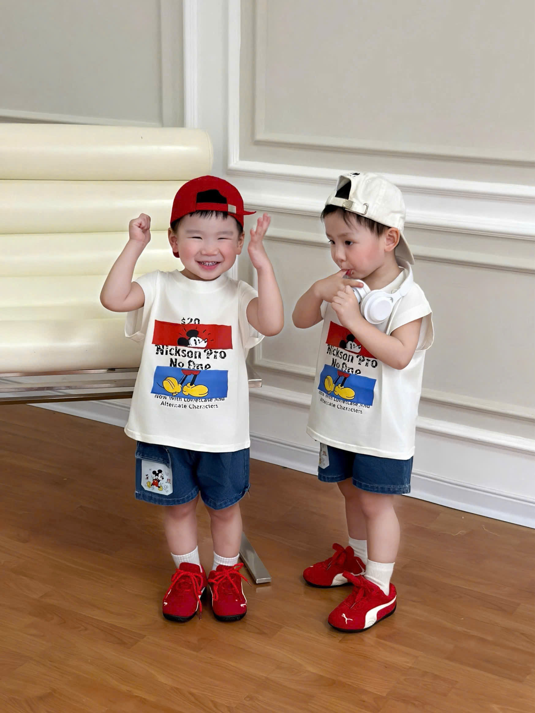 T334 - BỘ ĐÙI BÉ TRAI ÁO TRẮNG BA LỖ MICKEY Nickson QUẦN BÒ XANH