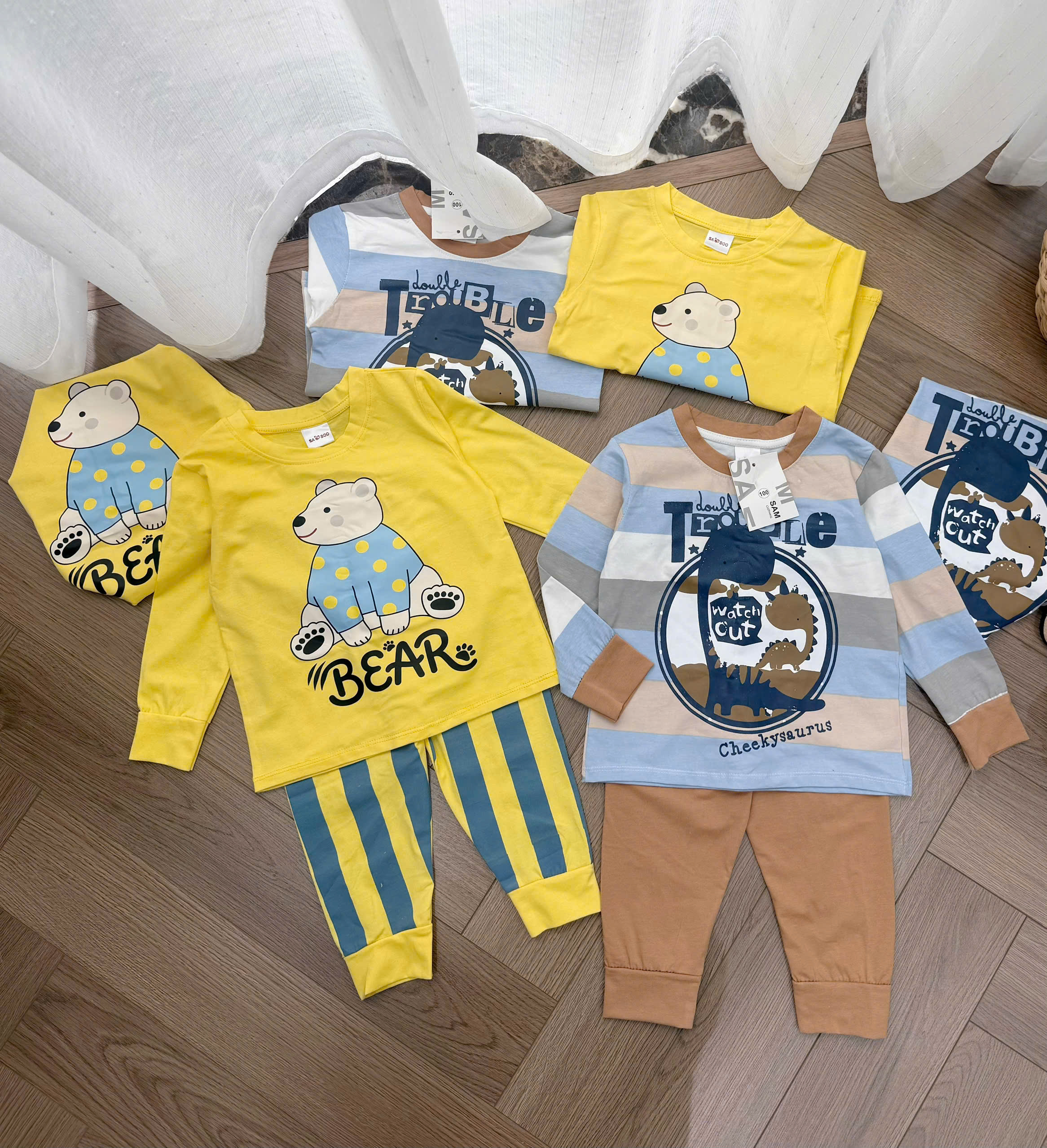 T339 - SET 2 BỘ BÉ TRAU DÀI TAY GẤU BEAR vàng kẻ