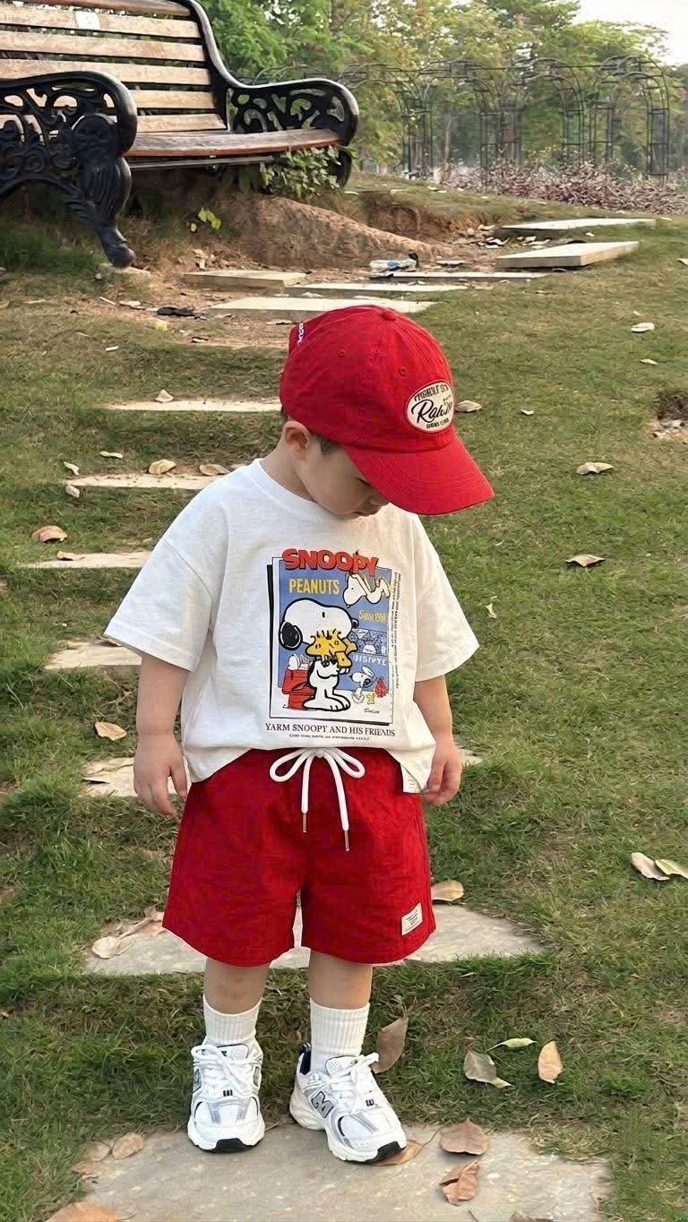 T344 - BỘ ĐÙI BÉ TRAI CHÓ SNOOPY QUẦN ĐỎ KÈM MŨ