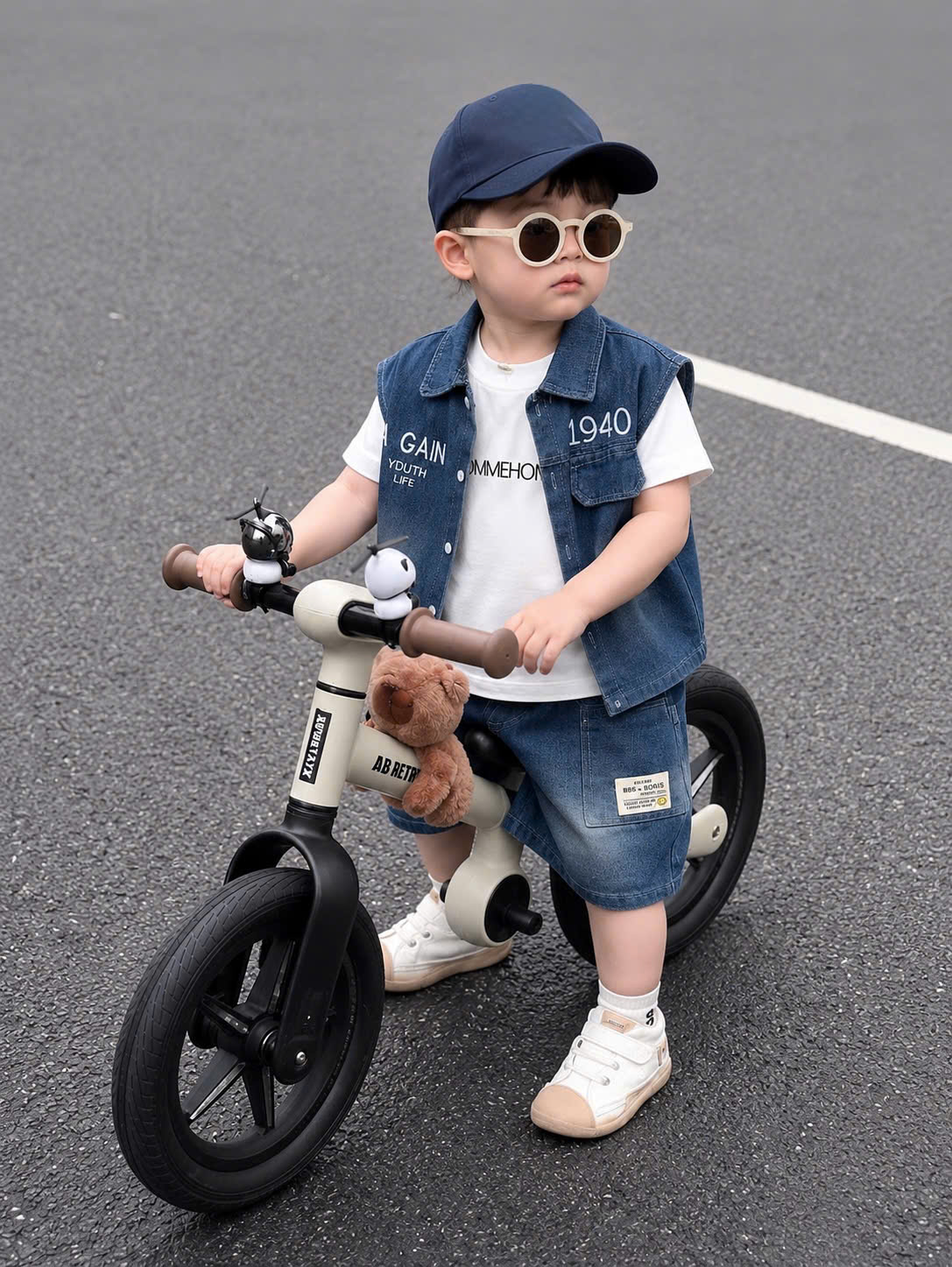 T347 - SET BÉ TRAI BỘ BÒ JEANS XANH 1940 KÈM ÁO THUN TRẮNG