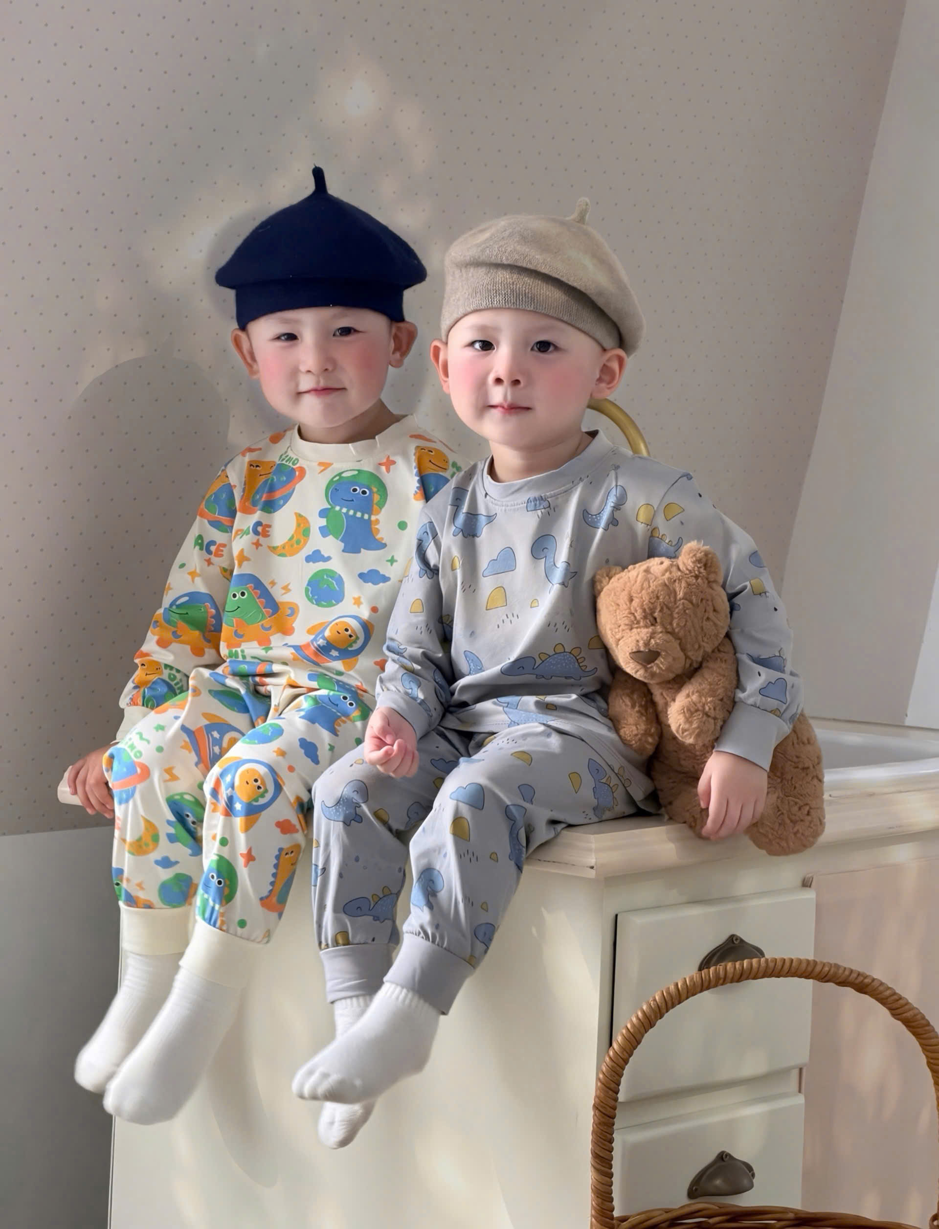 T366 - SET 2 BỘ BÉ TRAI DÀI TAY KHỦNG LONG XANH Hi Dino