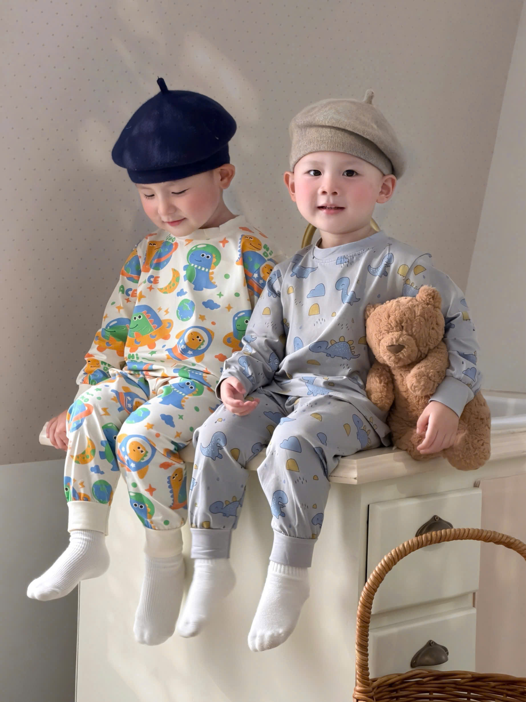 T366 - SET 2 BỘ BÉ TRAI DÀI TAY KHỦNG LONG XANH Hi Dino