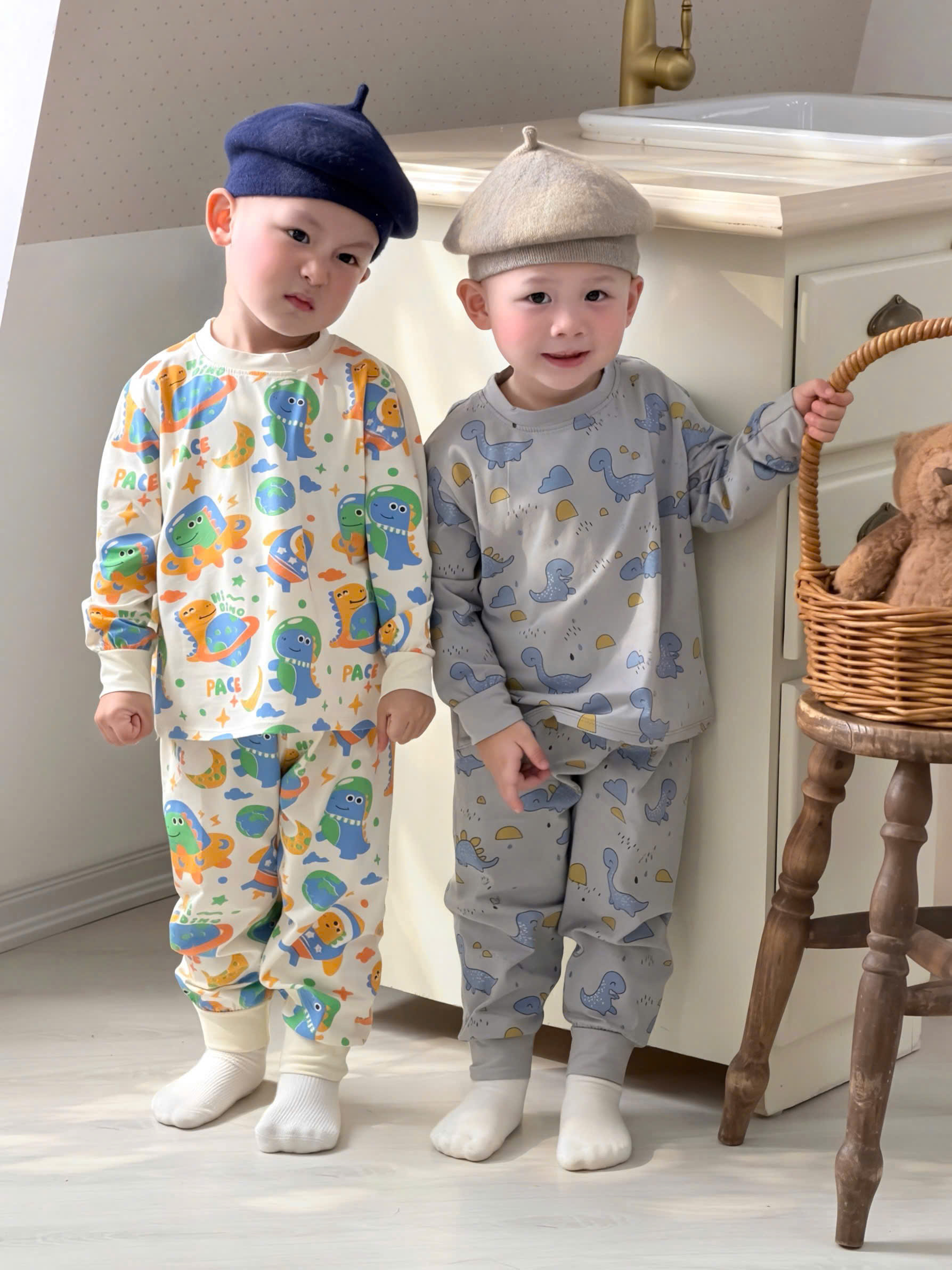 T366 - SET 2 BỘ BÉ TRAI DÀI TAY KHỦNG LONG XANH Hi Dino