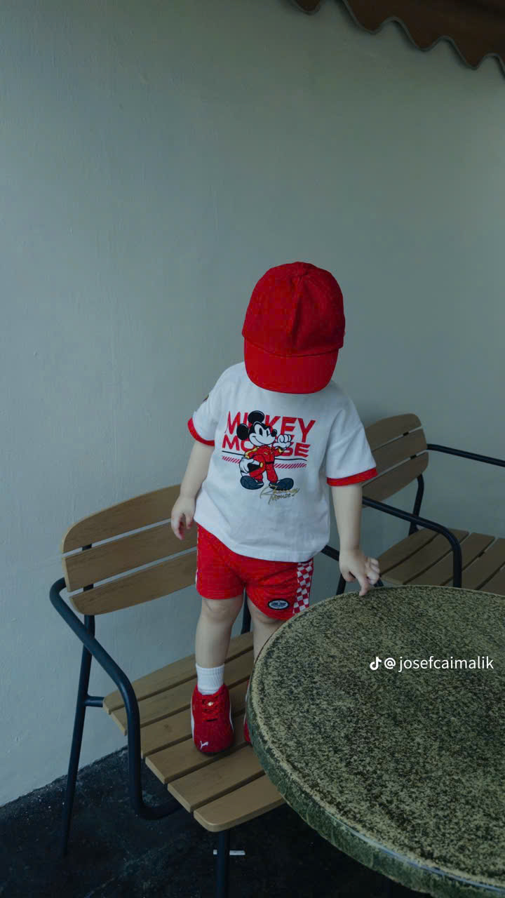 T386 - BỘ ĐÙI BÉ TRAI ÁO TRẮNG MICKEY MOUSE QUẦN ĐỎ KÈM MŨ