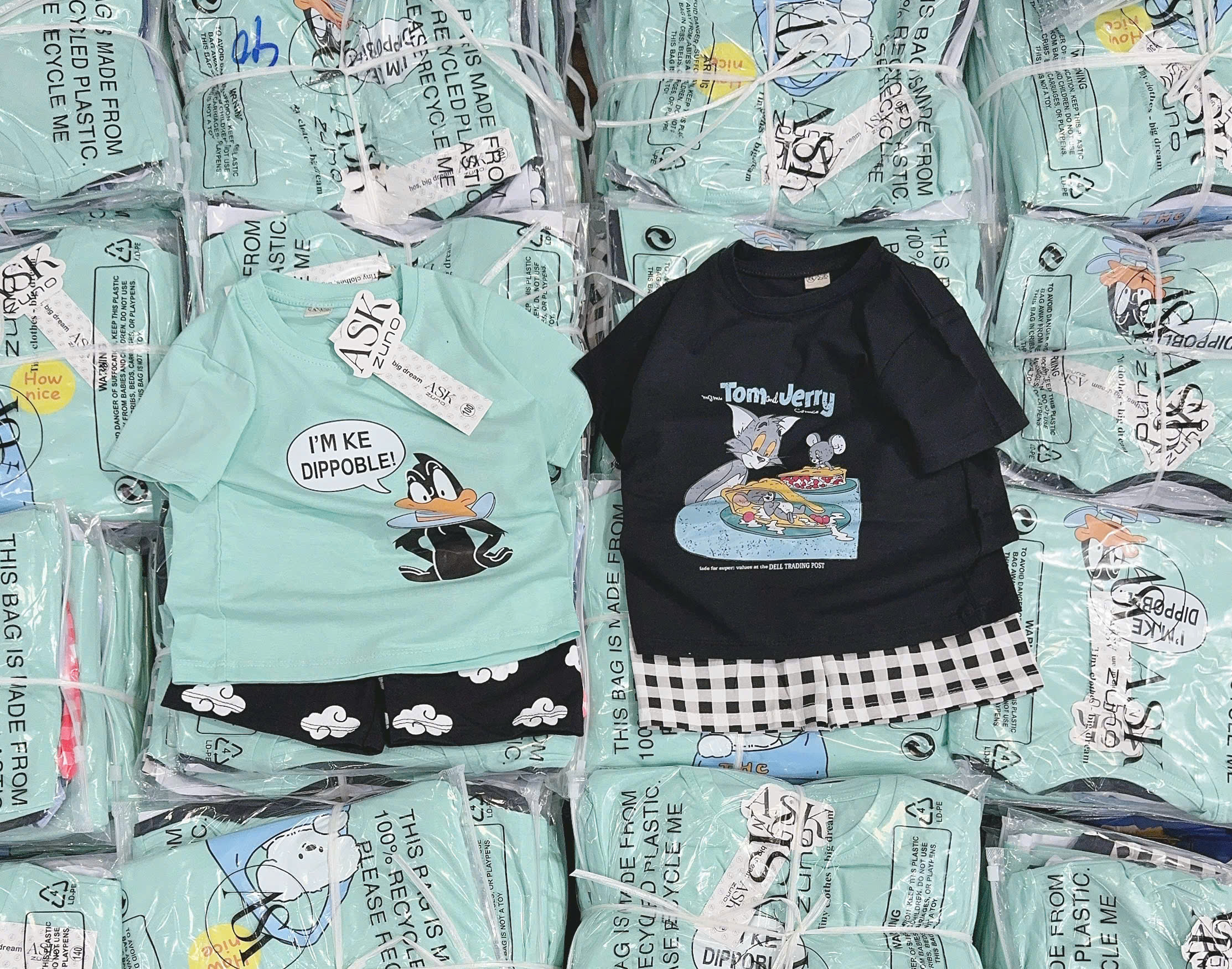 T388 - SET 2 BỘ ĐÙI BÉ TRAI TOM JERRY VỊT DIPPOBLE QUẦN KẺ đen xanh