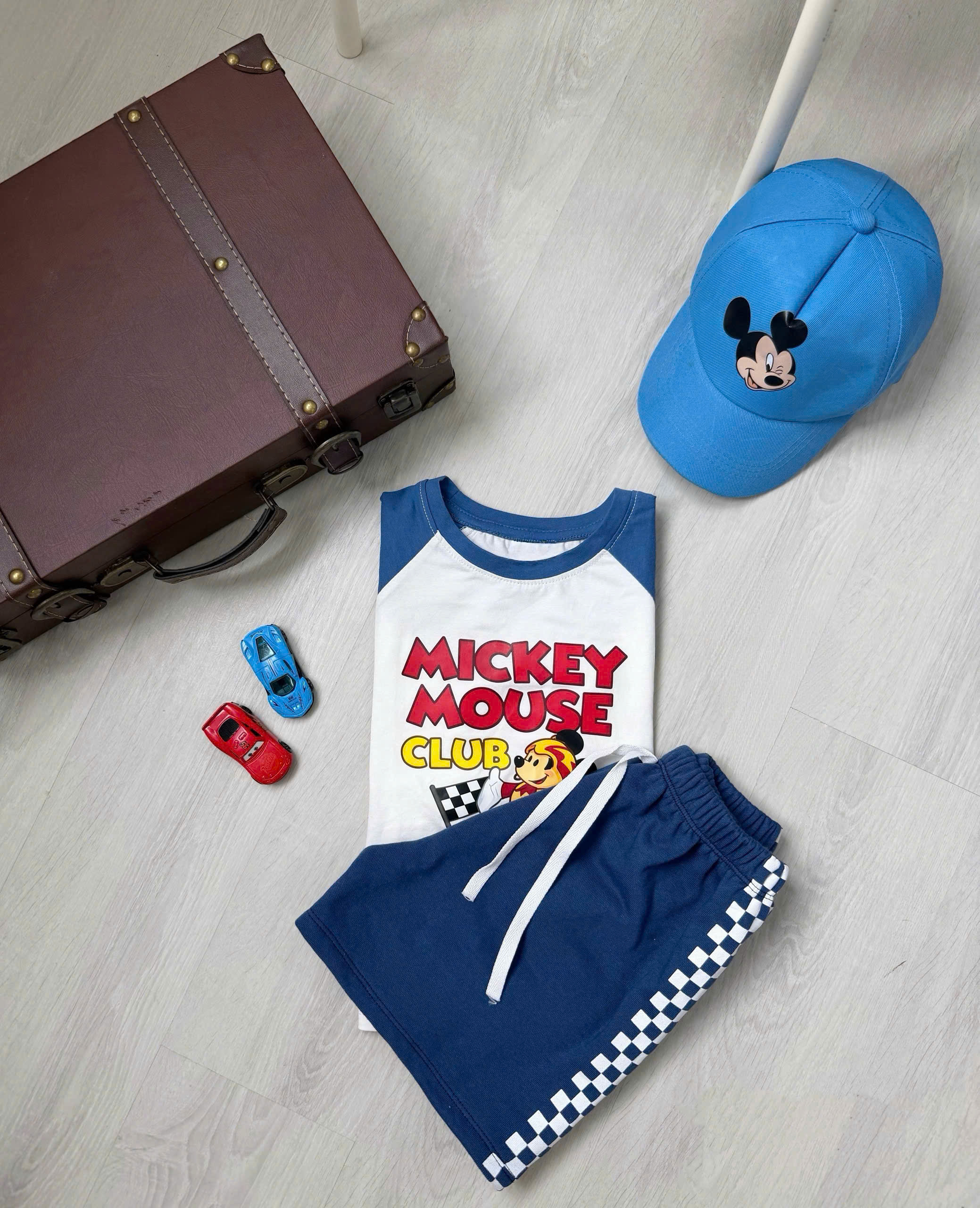 T390 - BỘ ĐÙI BÉ TRAI ÁO TRẮNG PHỐI XANH MICKEY MOUSE KÈM MŨ