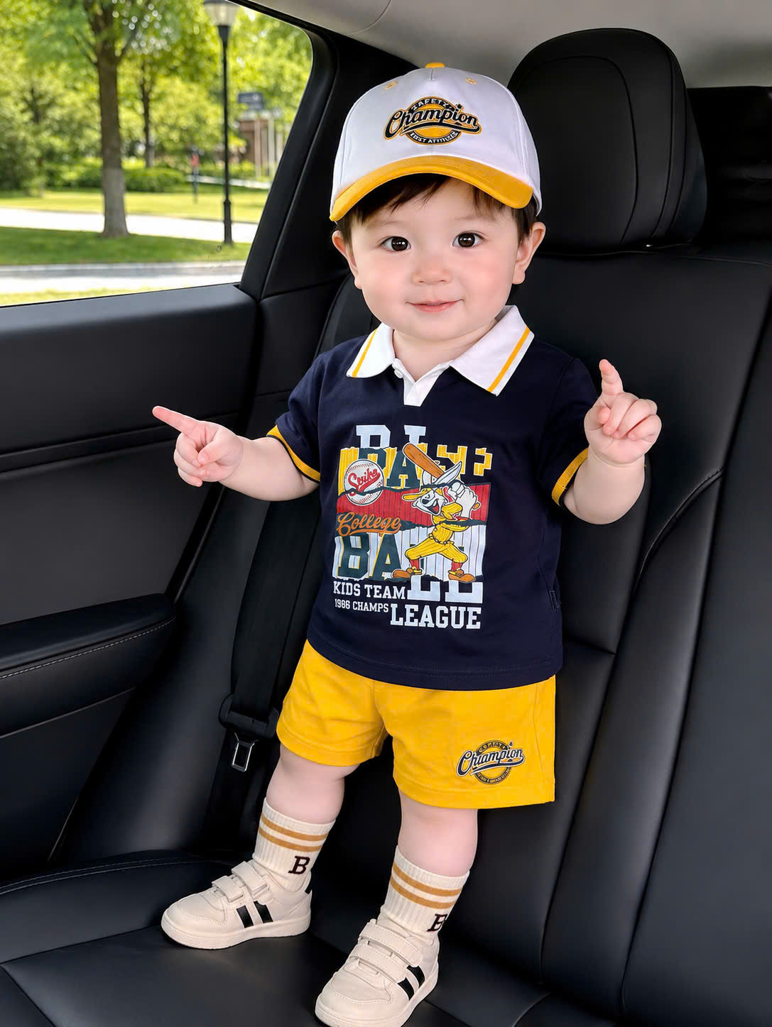 T406 - BỘ ĐÙI BÉ TRAI ÁO POLO THAN PHỐI VÀNG CHAMPION KÈM MŨ