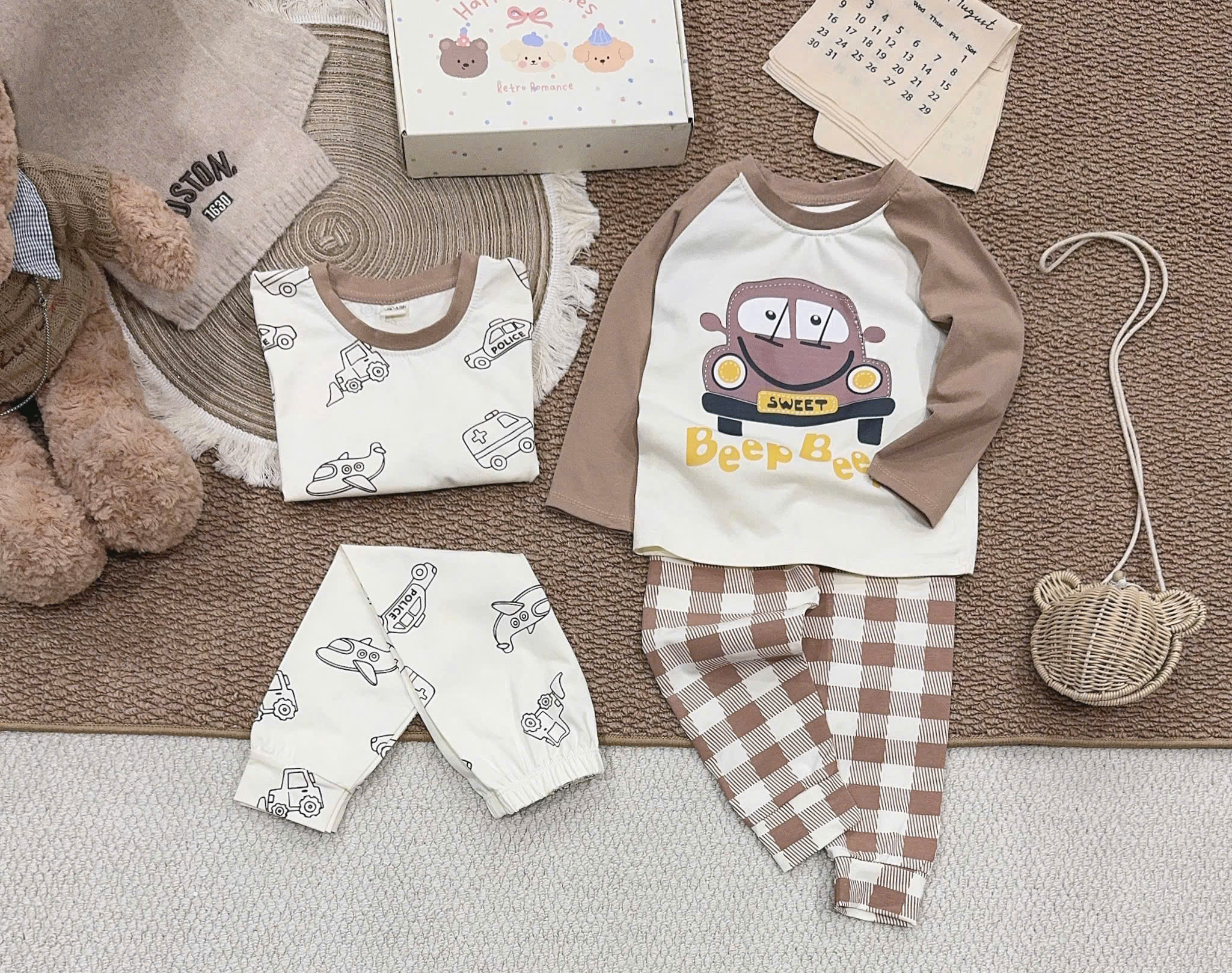 T455 - SET 2 BỘ BÉ TRAI DÀI TAY COTTON OTO BEEP nâu be