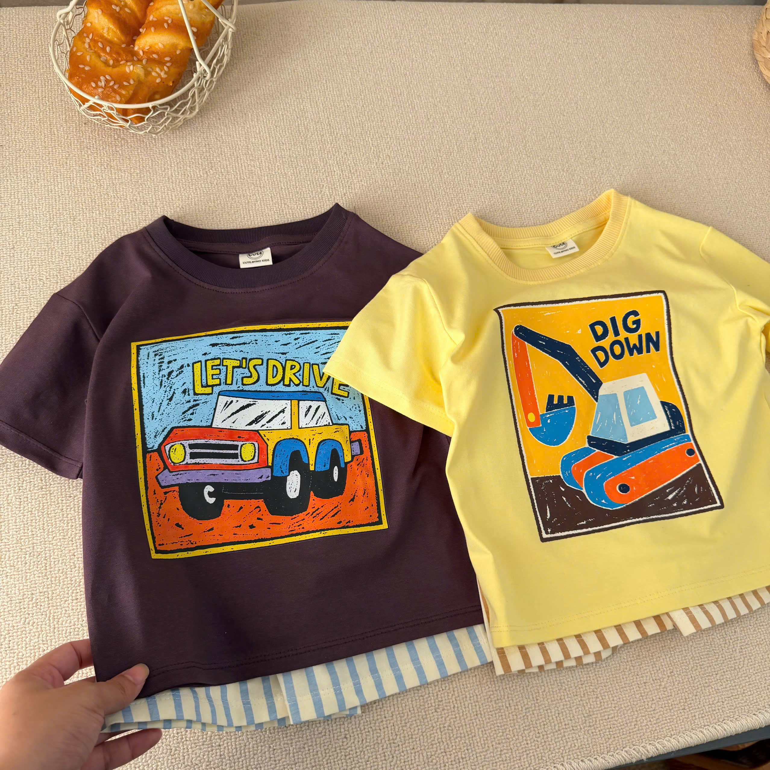 T456 - SET 2 BỘ ĐÙI BÉ TRAI OTO nâu vàng QUẦN SỌC