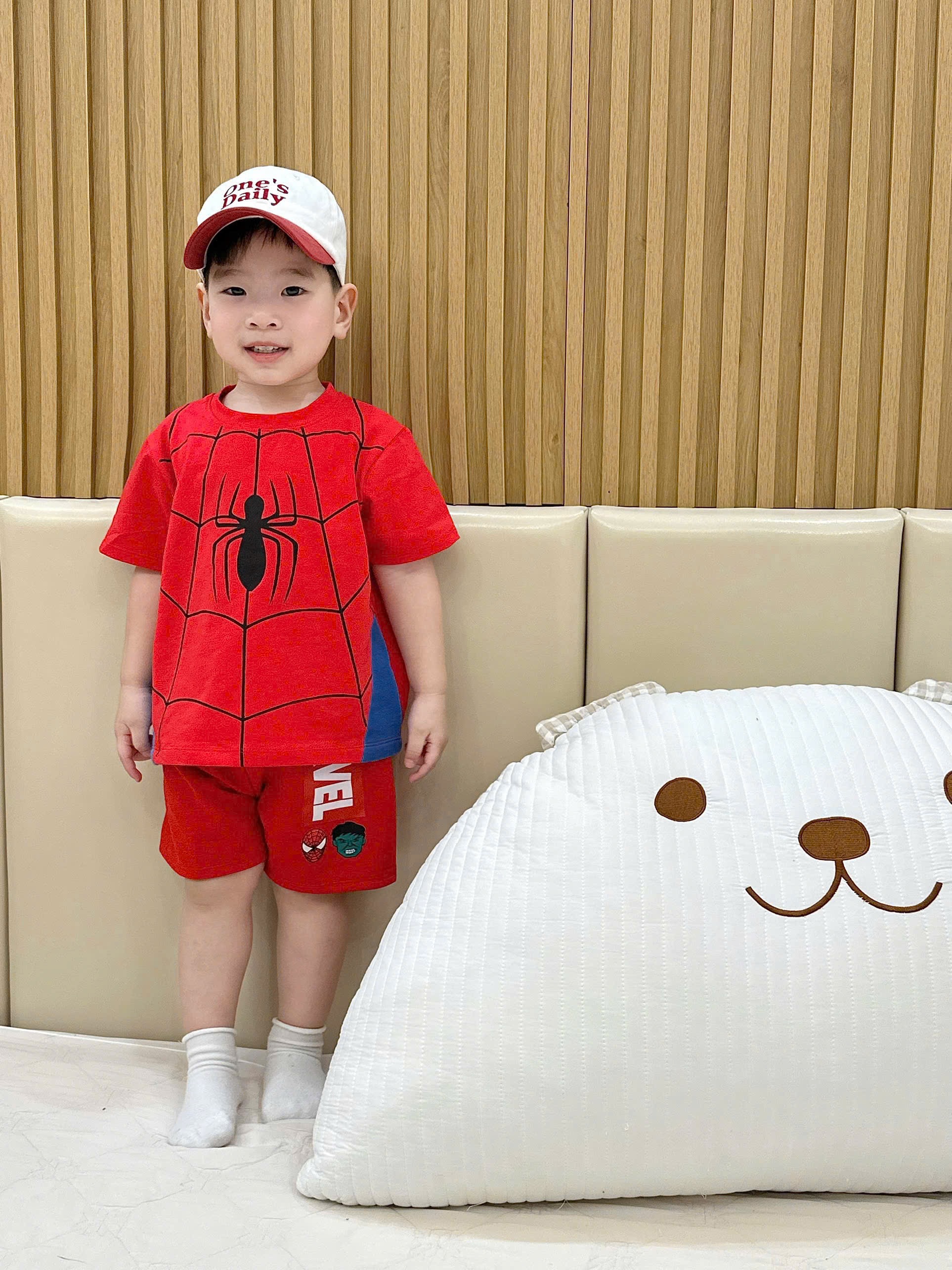 T509 - SET 2 BỘ ĐÙI BÉ TRAI NHỆN ĐỎ TRẮNG