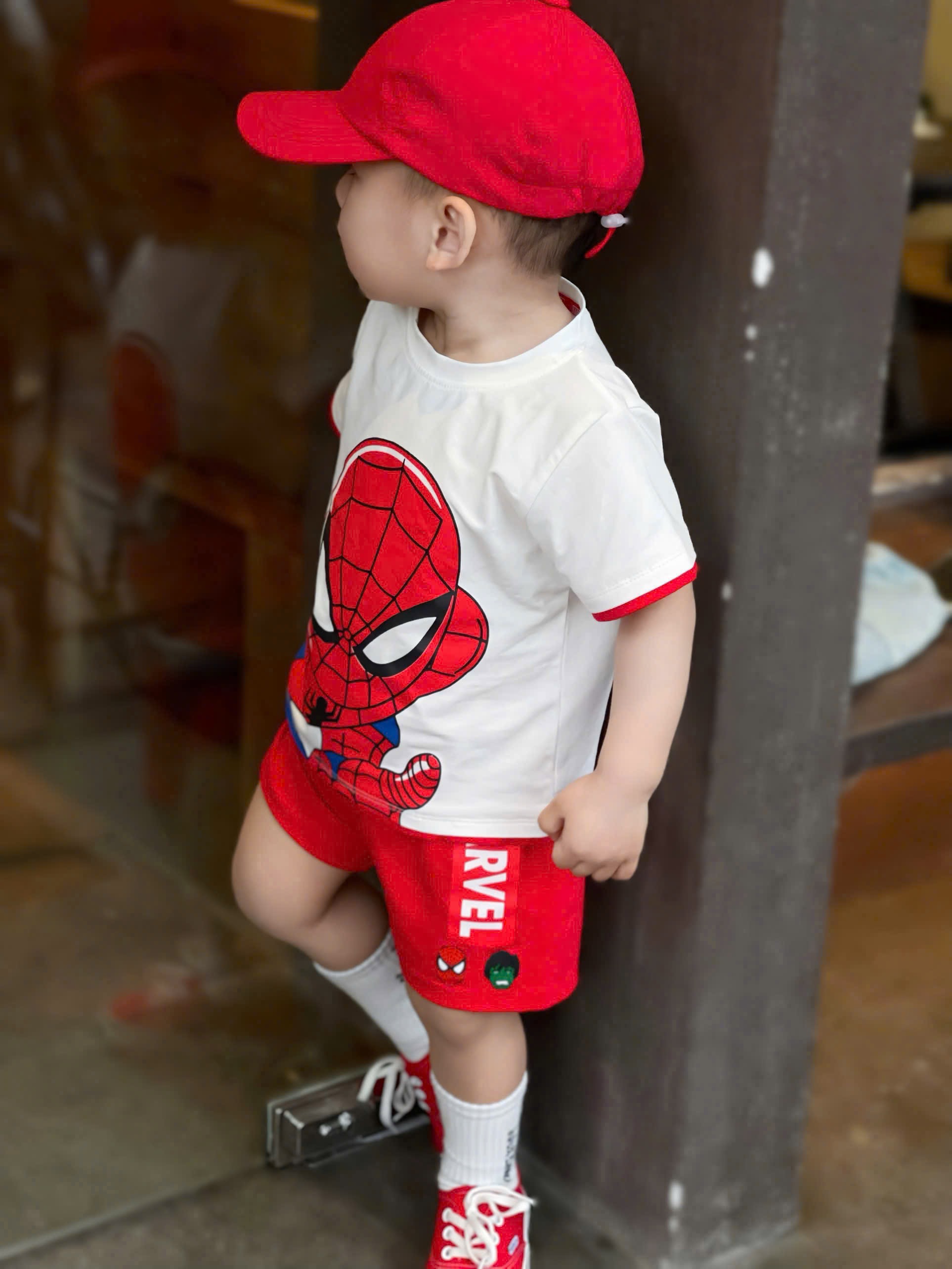 T509 - SET 2 BỘ ĐÙI BÉ TRAI NHỆN ĐỎ TRẮNG