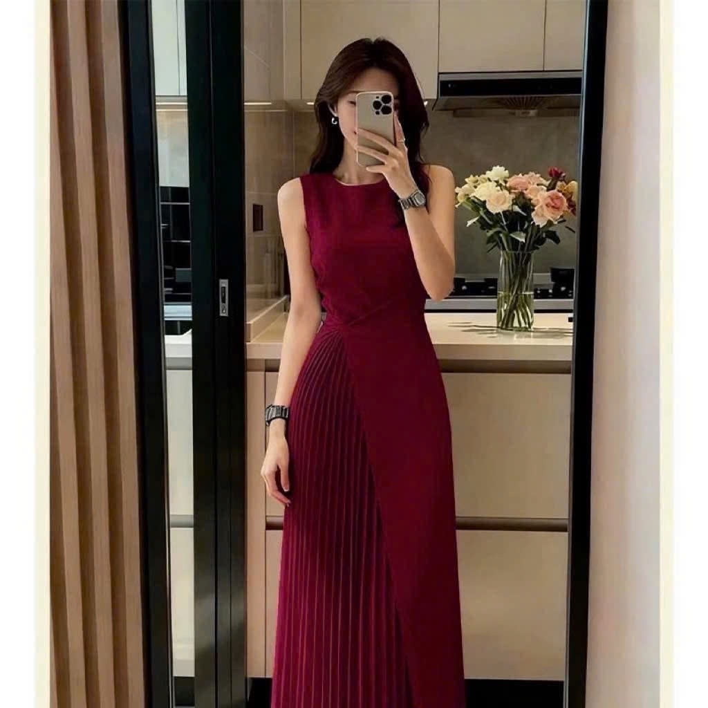 V494 - VÁY ĐỎ SÁT NÁCH XẾP LI XOẮN EO