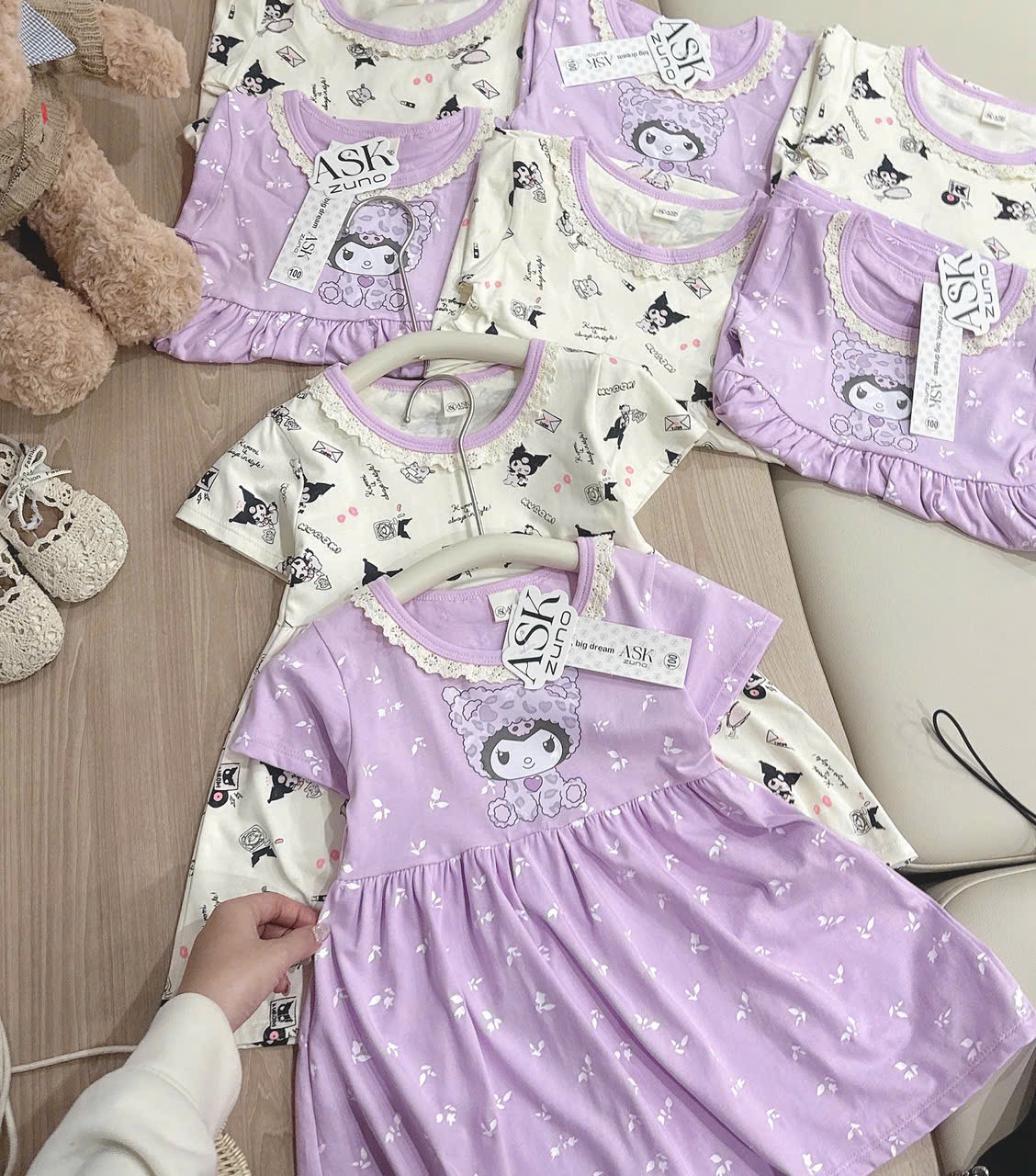 VB561 - SET 2 VÁY BÉ GÁI KUROMI CỔ REN tím be