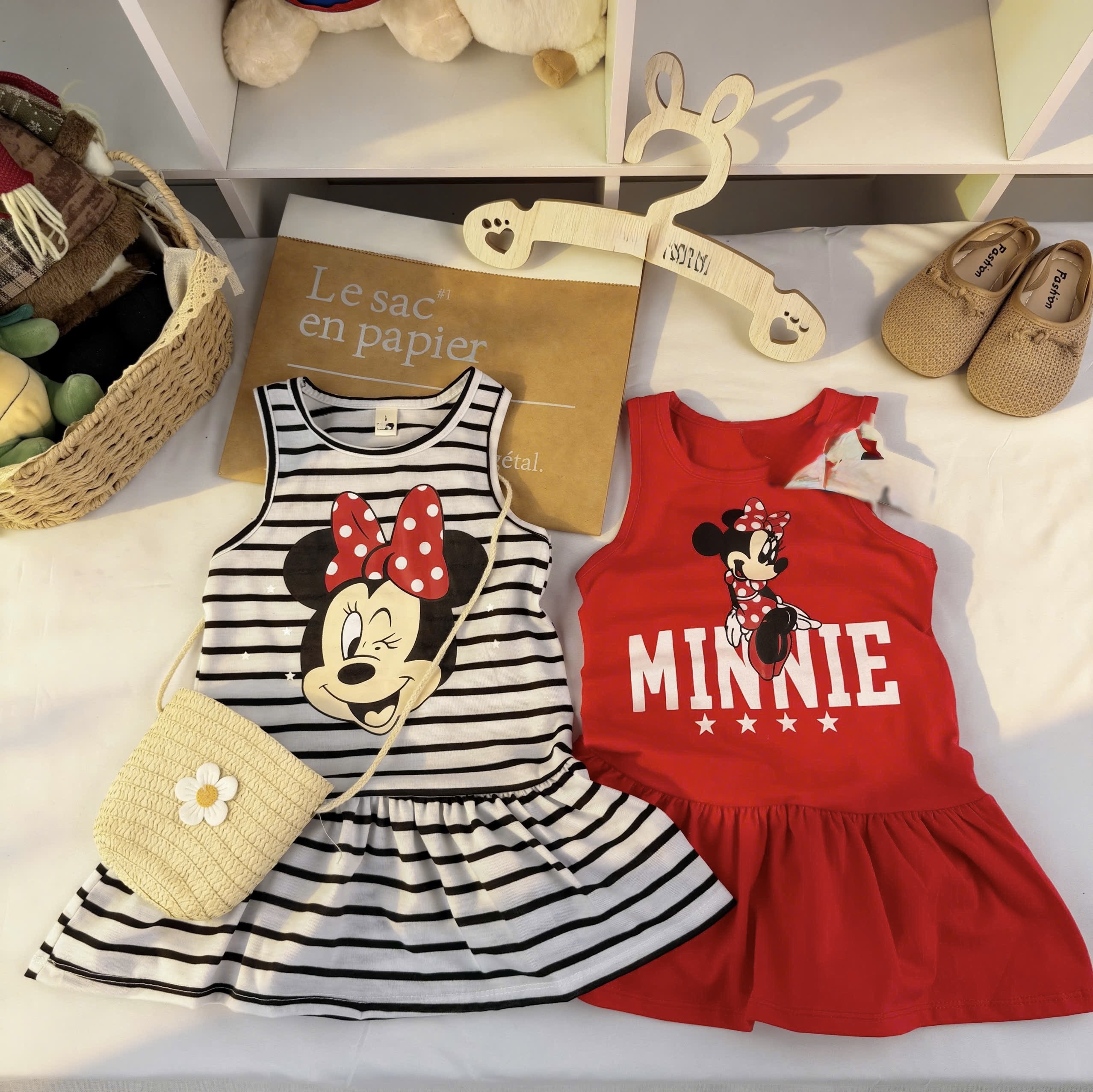 VB562 - SET 2 VÁY BÉ GÁI SÁT NÁCH XOÈ GẤU MICKEY KITTY