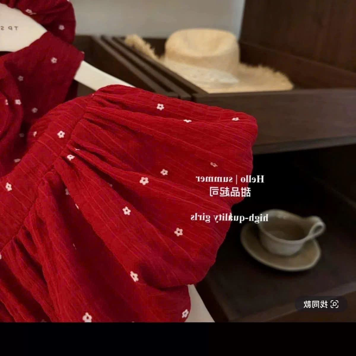 VB565 - VÁY BÉ GÁI ĐỎ VON HOA NHÍ SÁT NÁCH BỒNG