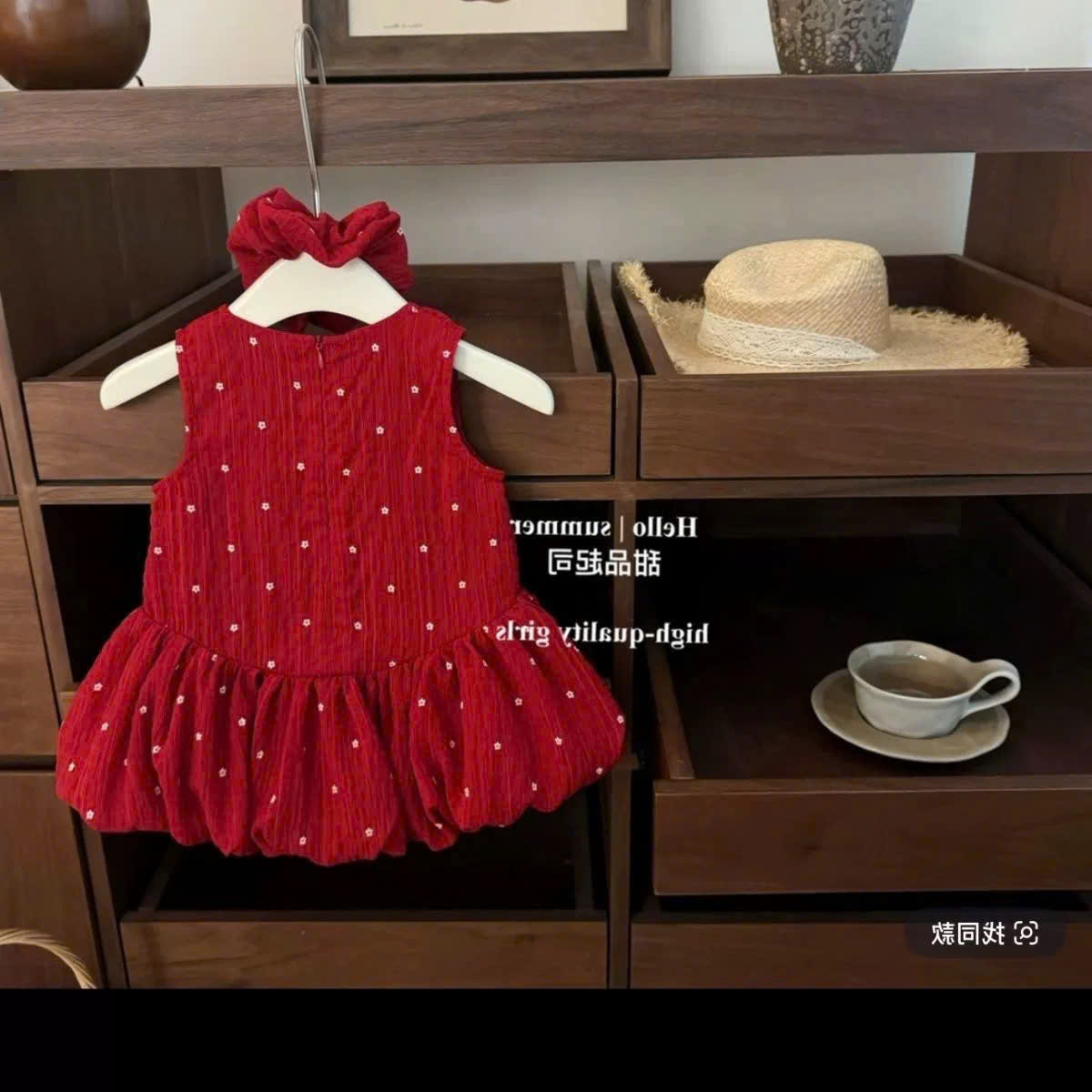 VB565 - VÁY BÉ GÁI ĐỎ VON HOA NHÍ SÁT NÁCH BỒNG