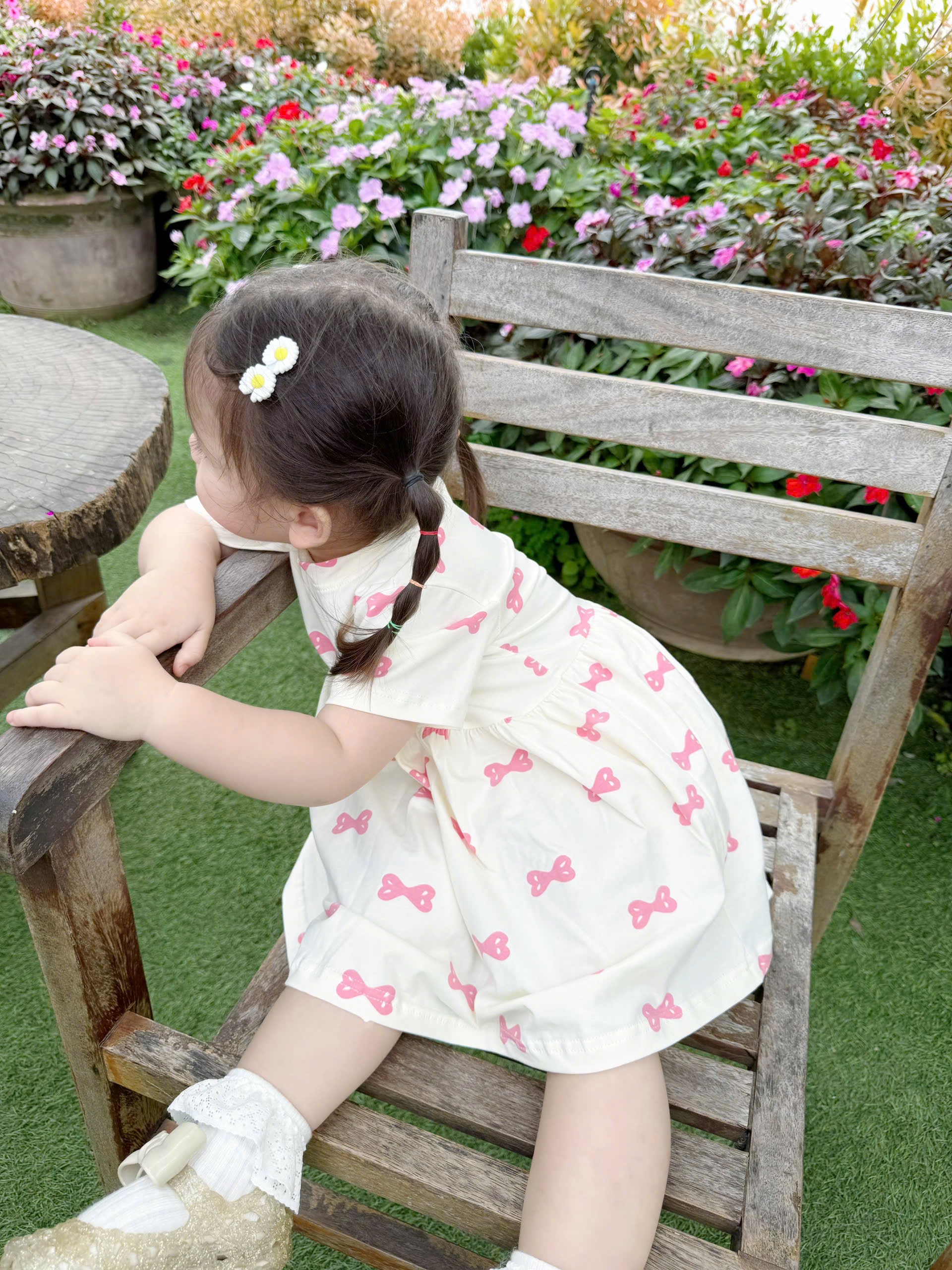 VB569 - SET 2 VÁY BÉ GÁI NƠ KITTY hồng be