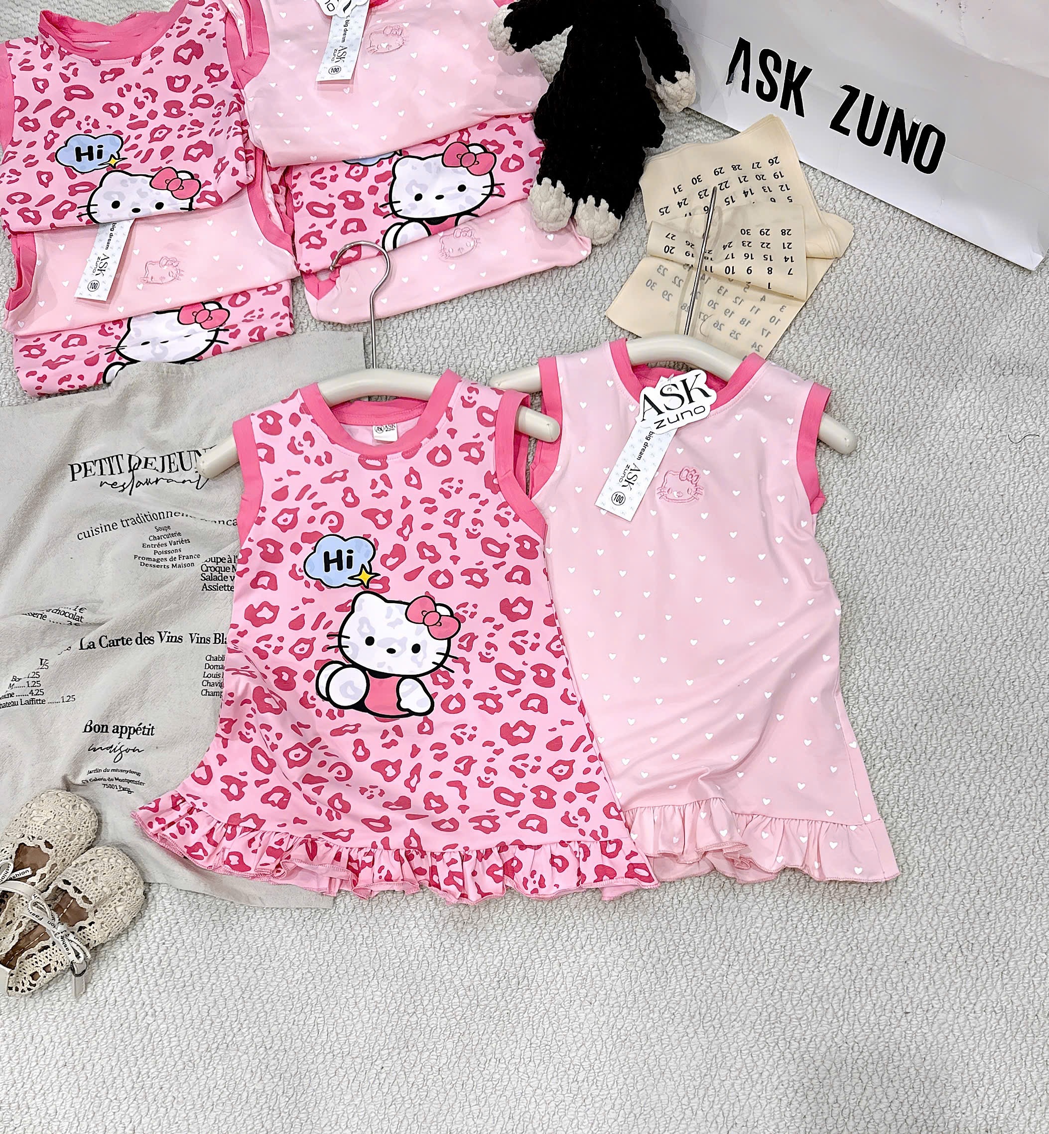 VB570 - SET 2 VÁY BÉ GÁI SÁT NÁCH KITTY HI báo hồng