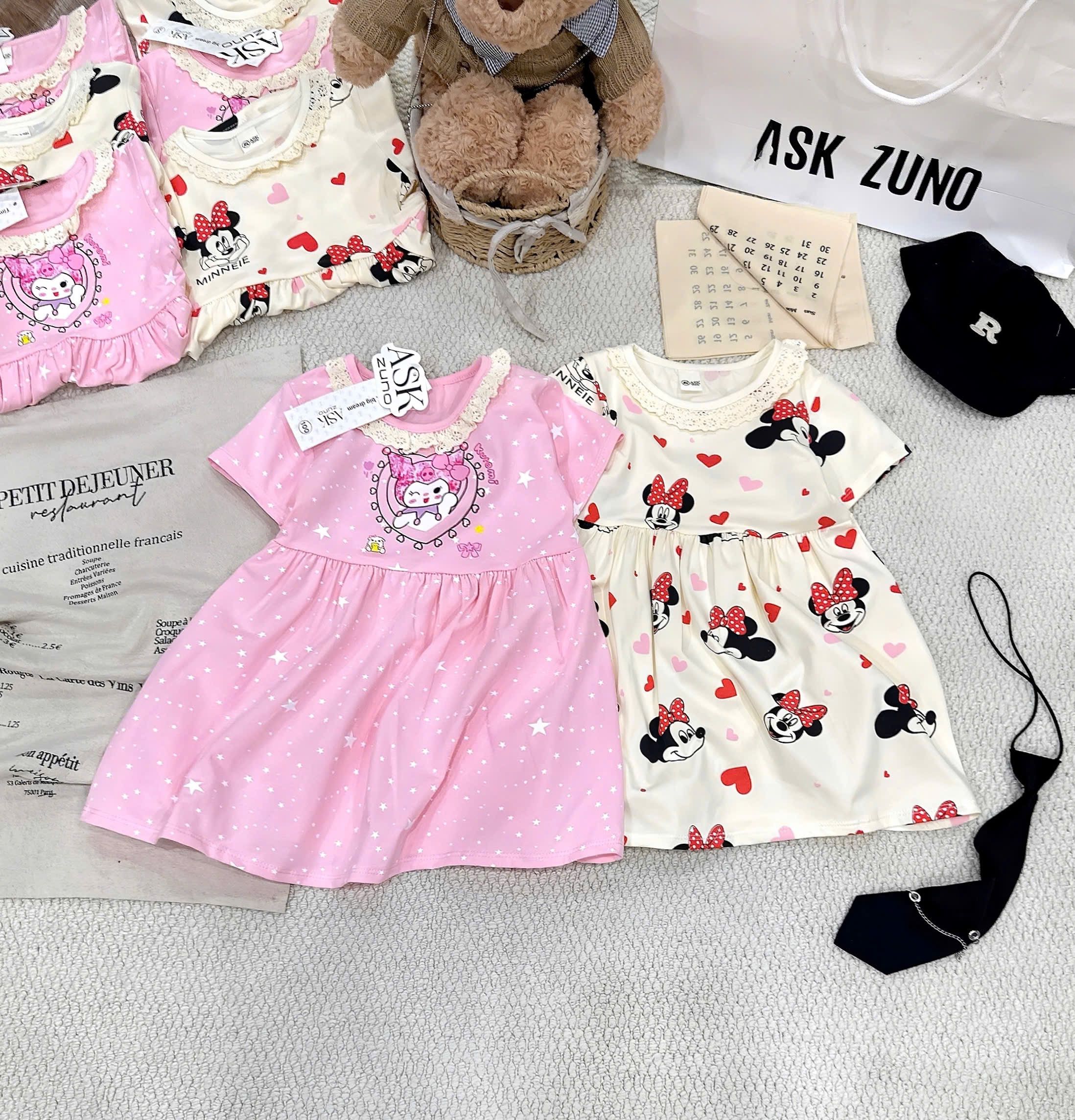 VB572 - SET 2 VÁY BÉ GÁI MICKEY KUROMI CỔ REN hồng be
