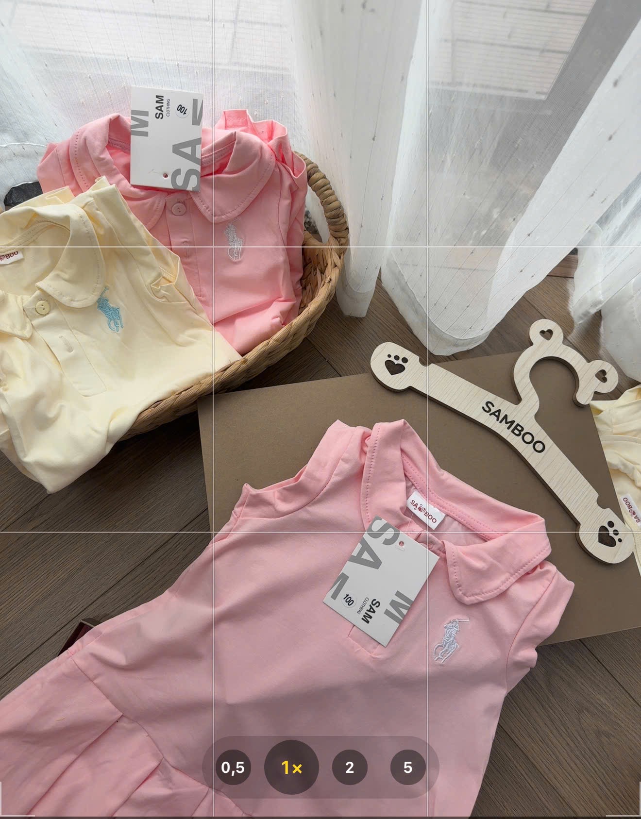 VB577 - SET 2 VÁY BÉ GÁI SÁT NÁCH CỔ SEN THÊU NGỰA XẾP LY
