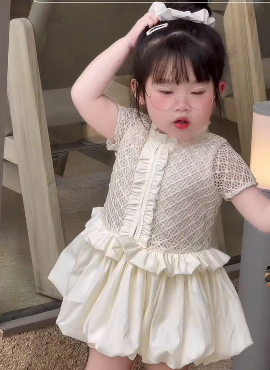 VB579 - VÁY BÉ GÁI REN BE BỒNG GẤU CỔ BÈO