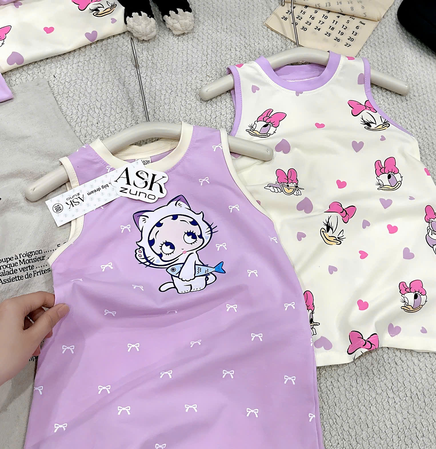 VB584 - SET 2 VÁY BÉ GÁI SÁT NÁCH VỊT MÈO tím be