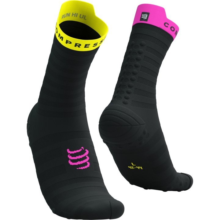 TẤT COMPRESSPORT PRO RACING SOCKS V4.0 ULTRALIGHT RUNHIGHT - BLACK/SAFE YELLOW/NEO PINK