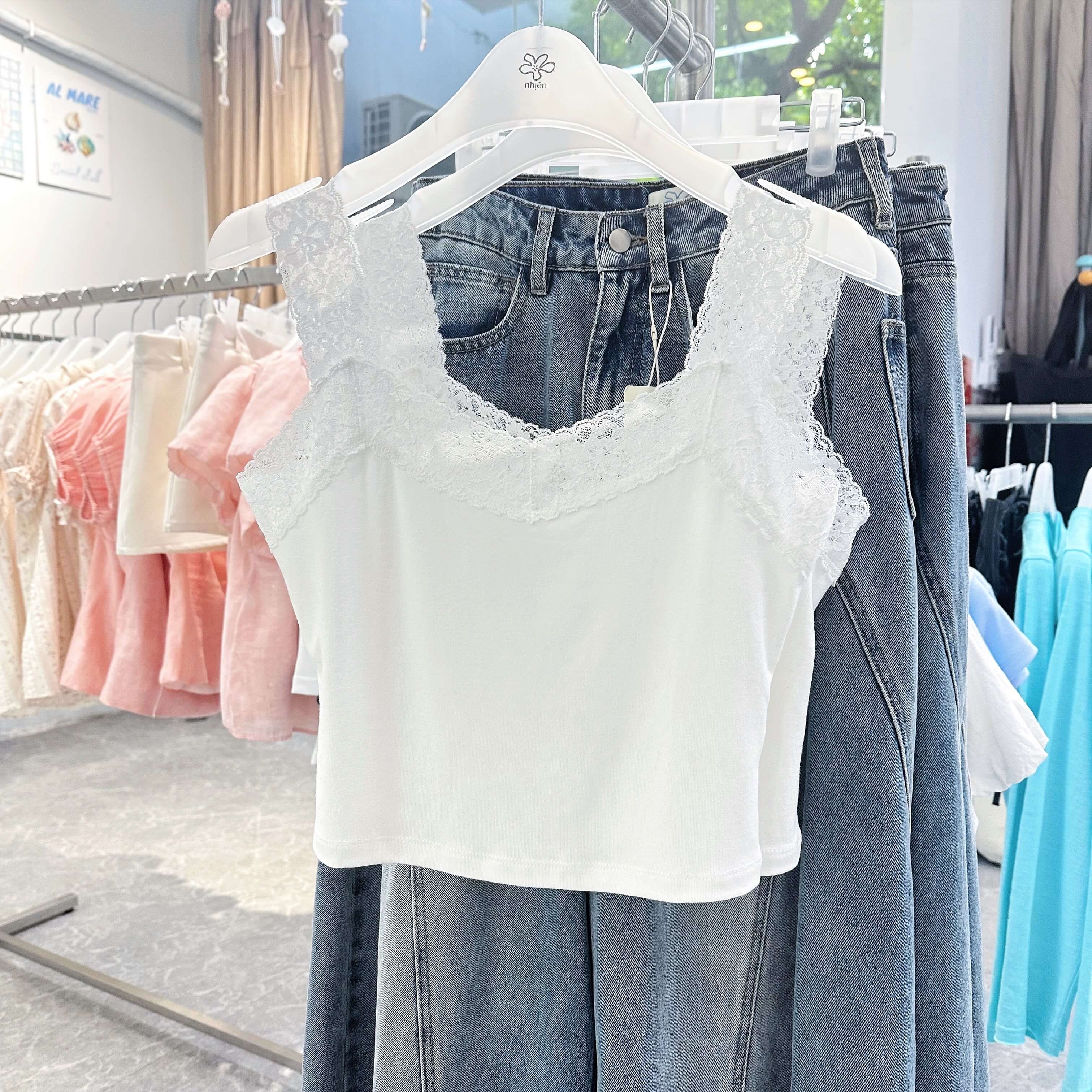 A149 FLORAL TOP