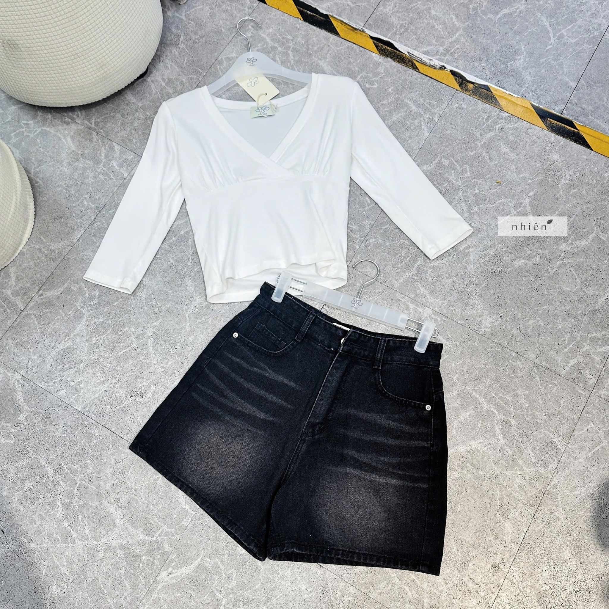 A225 NUZZY TOP