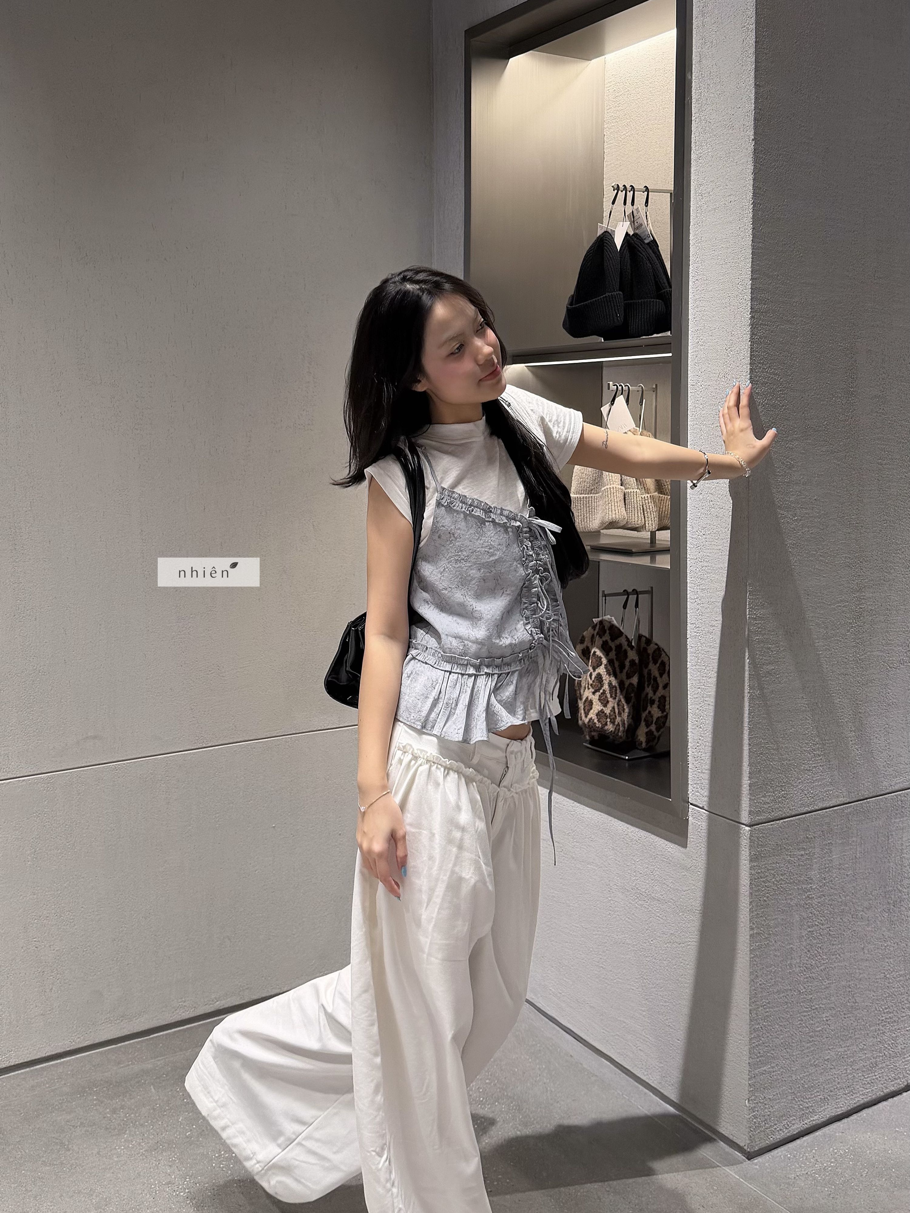 A340 EYELET TOP