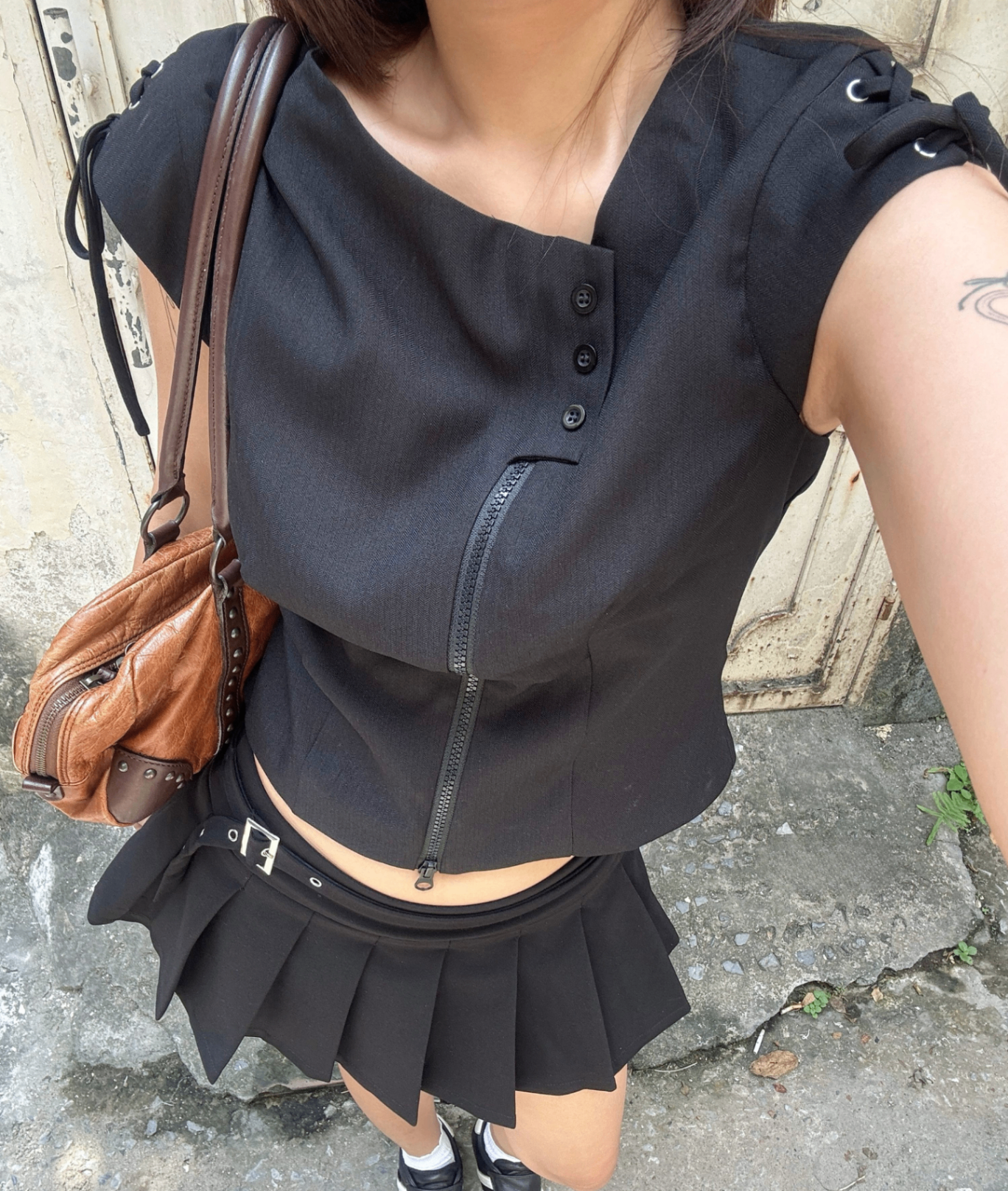 A375 EDGY ZIP TOP