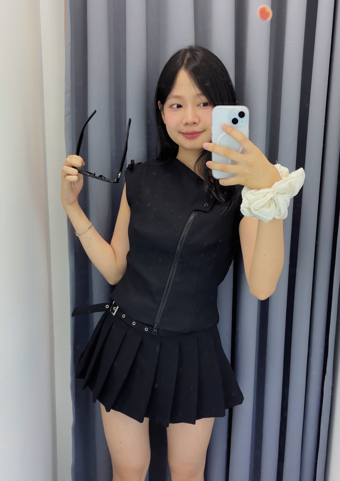 A375 EDGY ZIP TOP