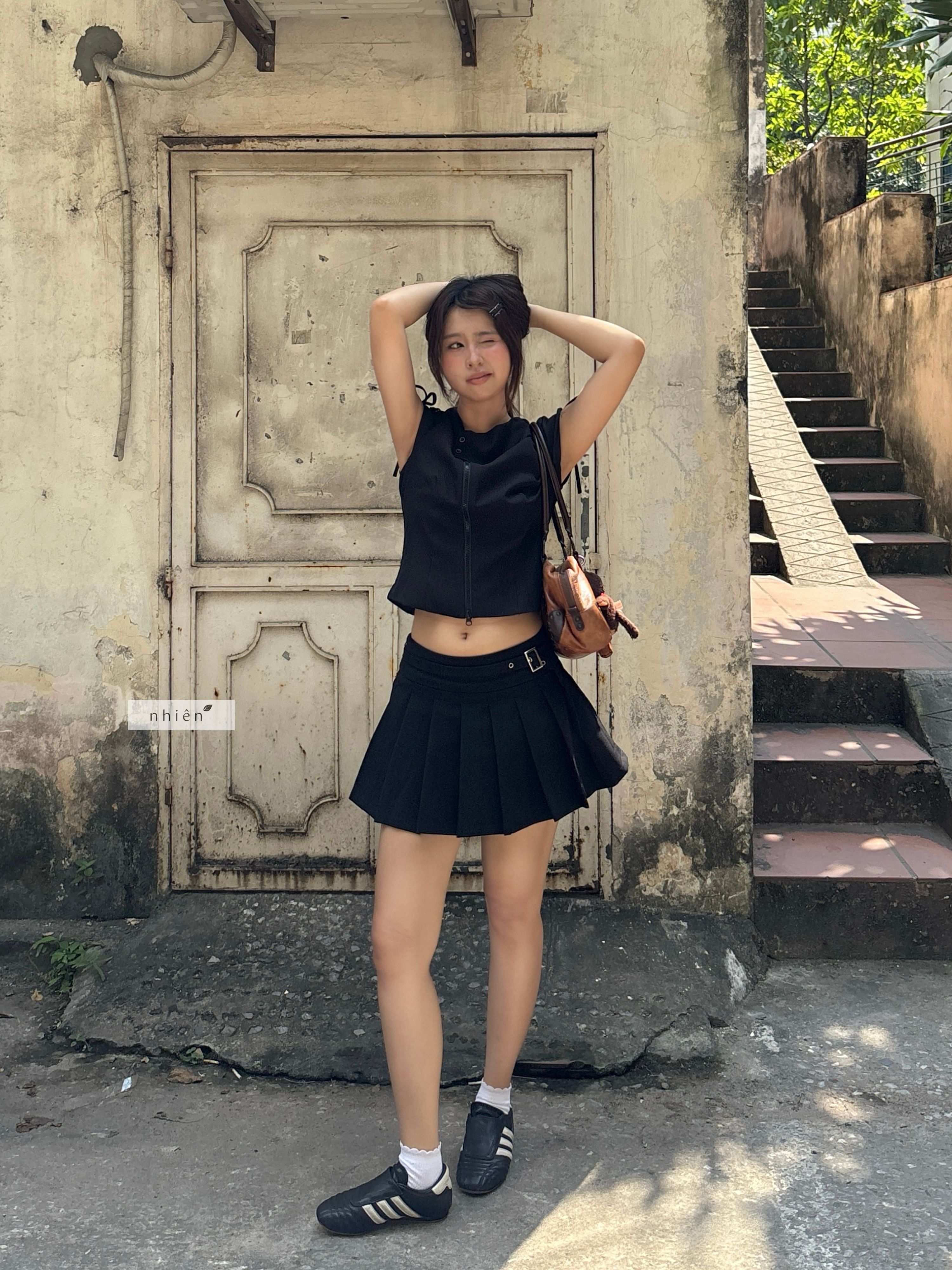 A375 EDGY ZIP TOP