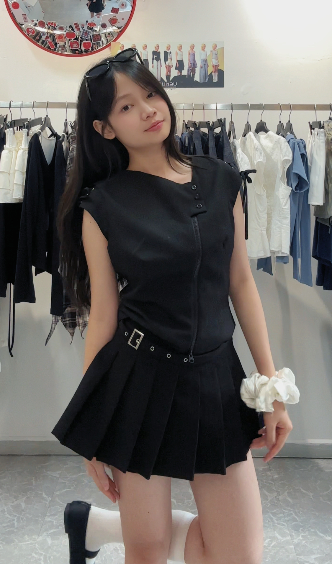 A375 EDGY ZIP TOP