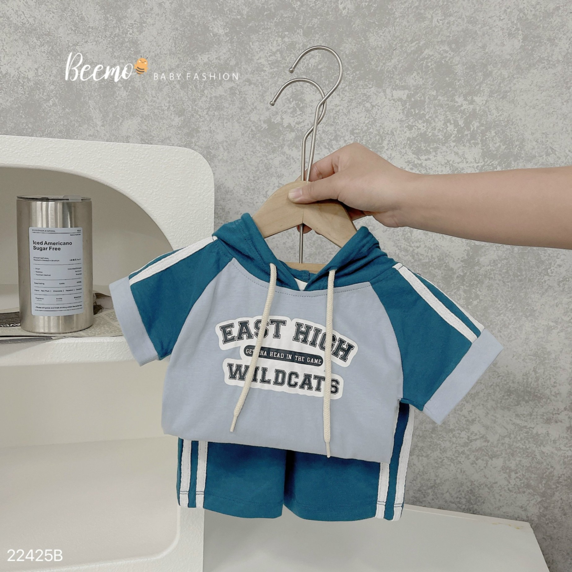 Bộ hoodie cộc in chữ phối dây dệt xuôi vai và thân quần khỏe khoắn Beemo cho bé