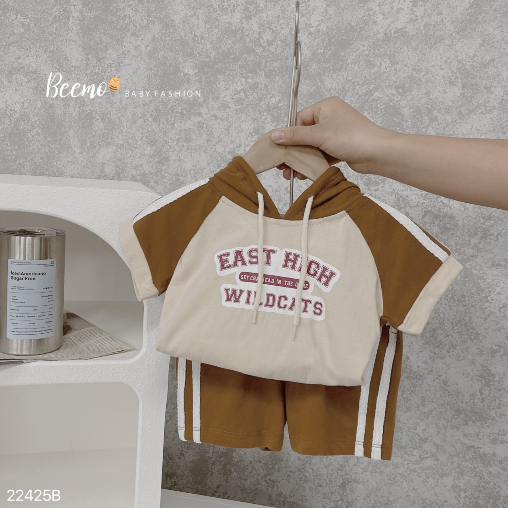 Bộ hoodie cộc in chữ phối dây dệt xuôi vai và thân quần khỏe khoắn Beemo cho bé
