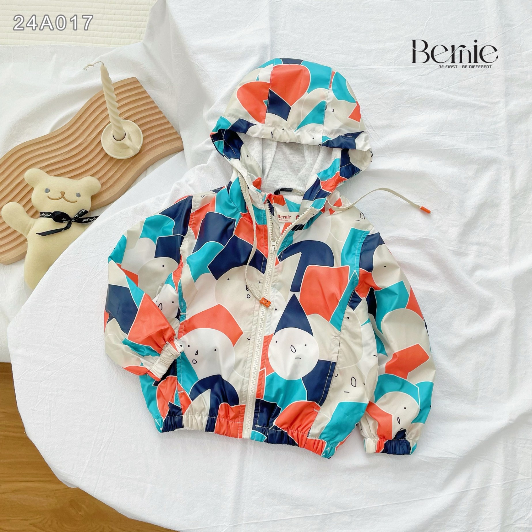 Áo khoác gió họa tiết unisex Bernie cho bé