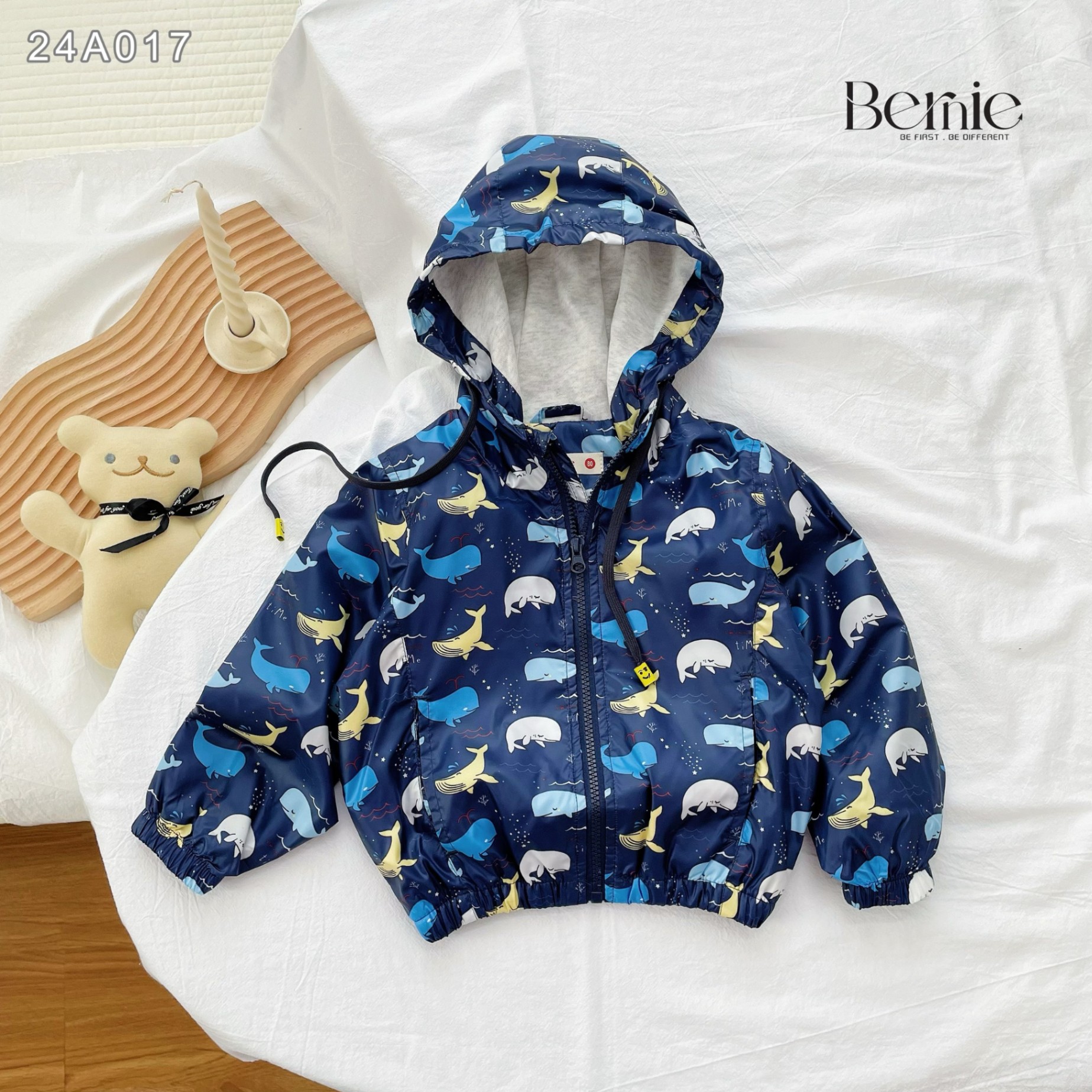 Áo khoác gió họa tiết unisex Bernie cho bé