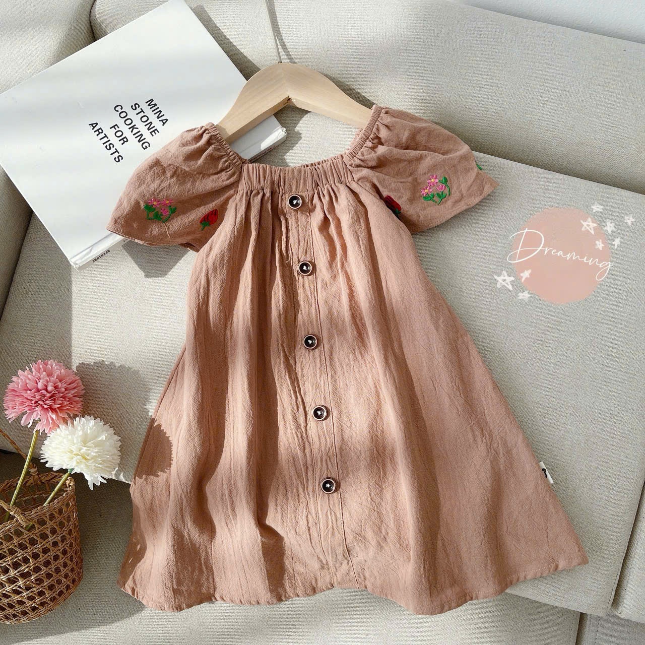 Váy cổ vuông nhún chun ngực tay bồng Mozi cho bé