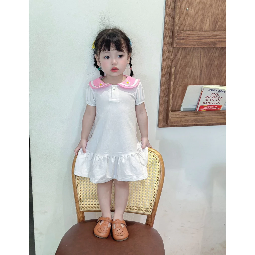 Váy cotton cổ sen thêu họa tiết Mozi cho bé