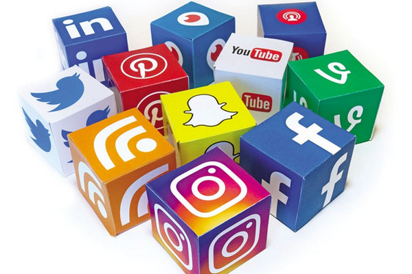 Tích cực chia sẻ bài viết, thông tin sản phẩm dịch vụ trên mạng xã hội