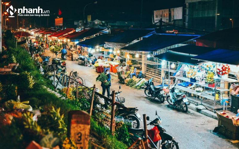Chợ hoa Quảng Bá địa chỉ bán đồ trang trí Tết độc đáo ở Hà Nội