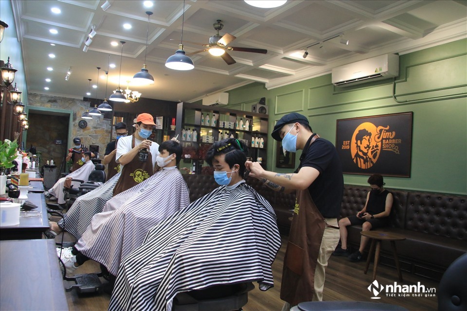 Mở cửa hàng cắt tóc lớn cần bao nhiêu vốn?