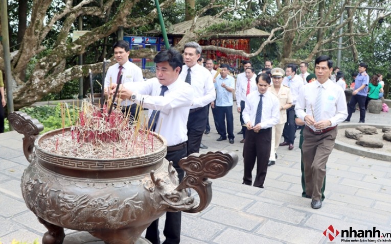 Ảnh và video về không khí lễ hội Đền Hùng