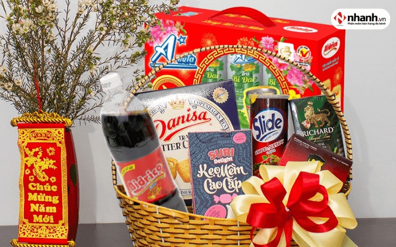 Cách gói giỏ quà Tết bánh kẹo, bánh mứt
