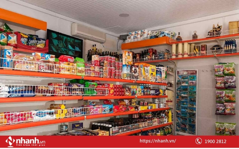 Mua sắm kệ tủ, thiết bị trang trí cửa hàng tạp hóa